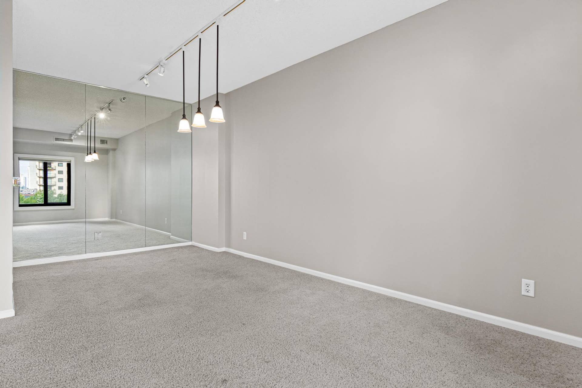 1235 Yale Place, #808, 45, Minneapolis, MN 55403 1235 Yale Place, #808, 45, Minneapolis, MN 55403