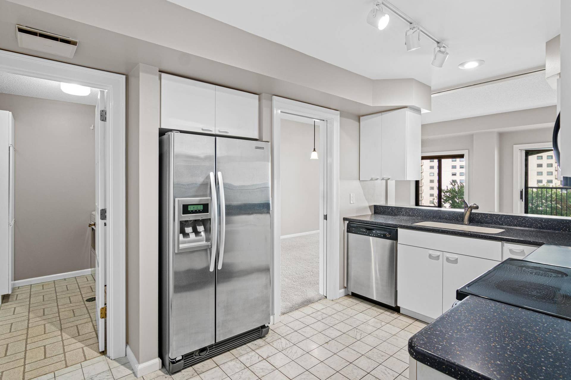 1235 Yale Place, #808, 45, Minneapolis, MN 55403 1235 Yale Place, #808, 45, Minneapolis, MN 55403