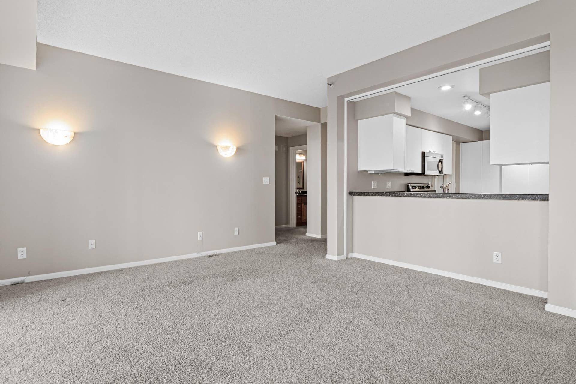 1235 Yale Place, #808, 45, Minneapolis, MN 55403 1235 Yale Place, #808, 45, Minneapolis, MN 55403