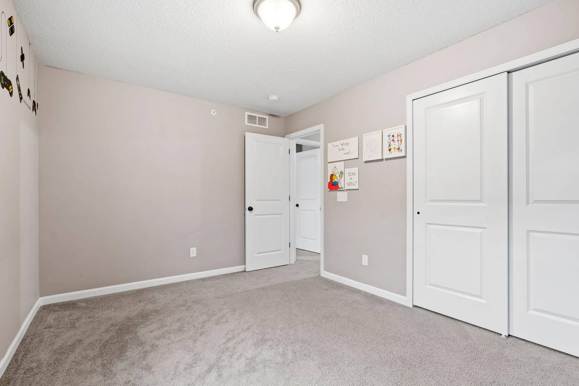 11486 81st Place N, Maple Grove, MN 55369 11486 81st Place N, Maple Grove, MN 55369
