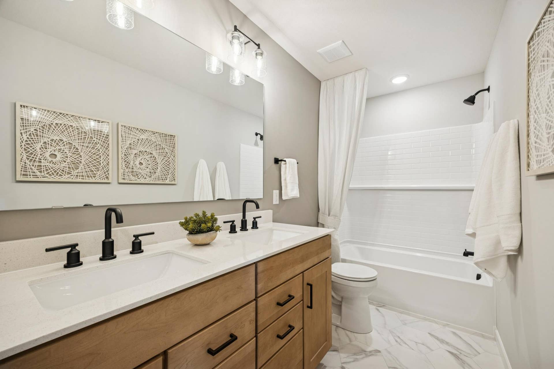 4621 Island Park Drive, Woodbury, MN 55129 Pulte - Dakota Model - 4136 Meadowview Terrace - 044.jpg