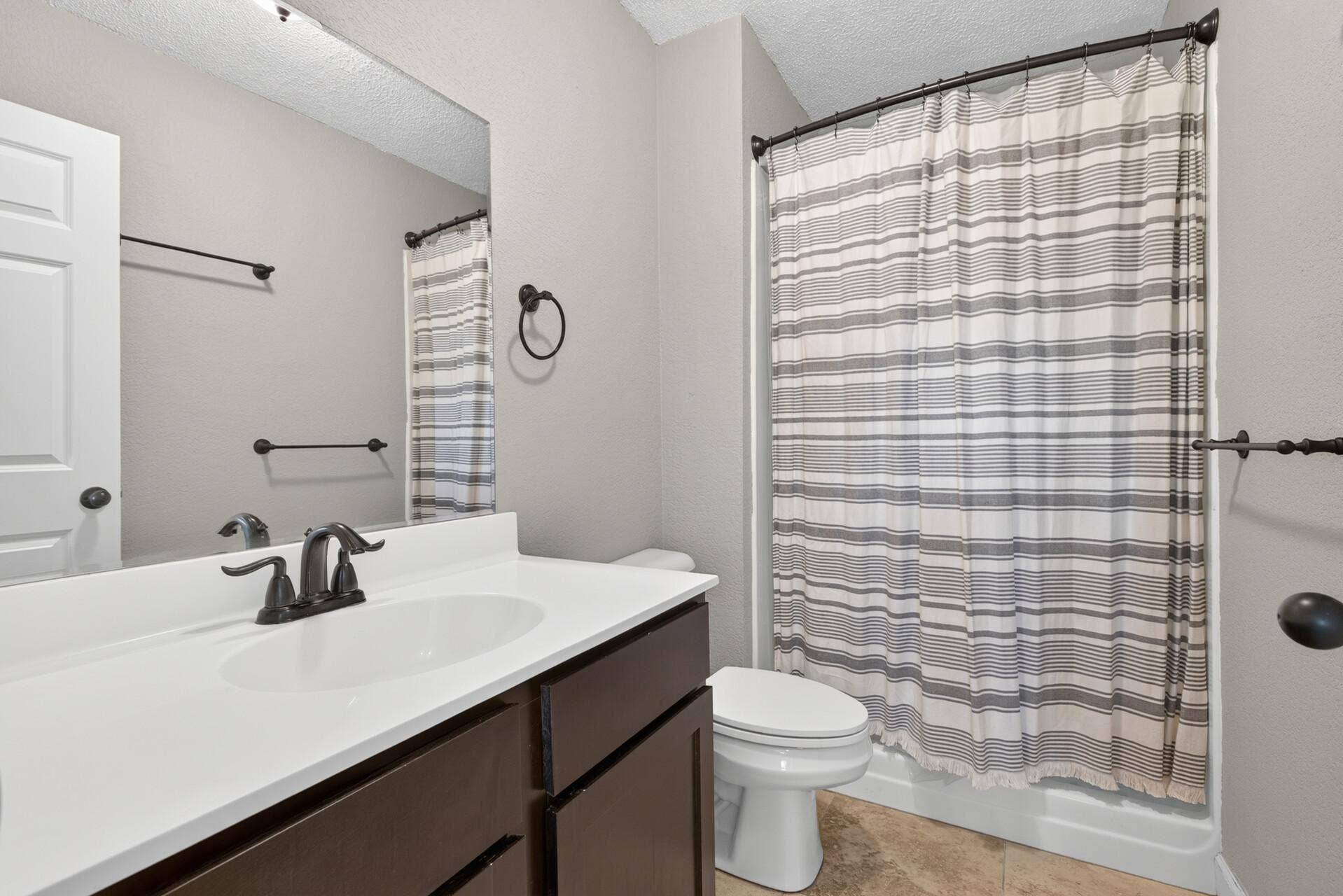 4189 Pleasant Street SE, Prior Lake, MN 55372 4189 Pleasant Street SE, Prior Lake, MN 55372