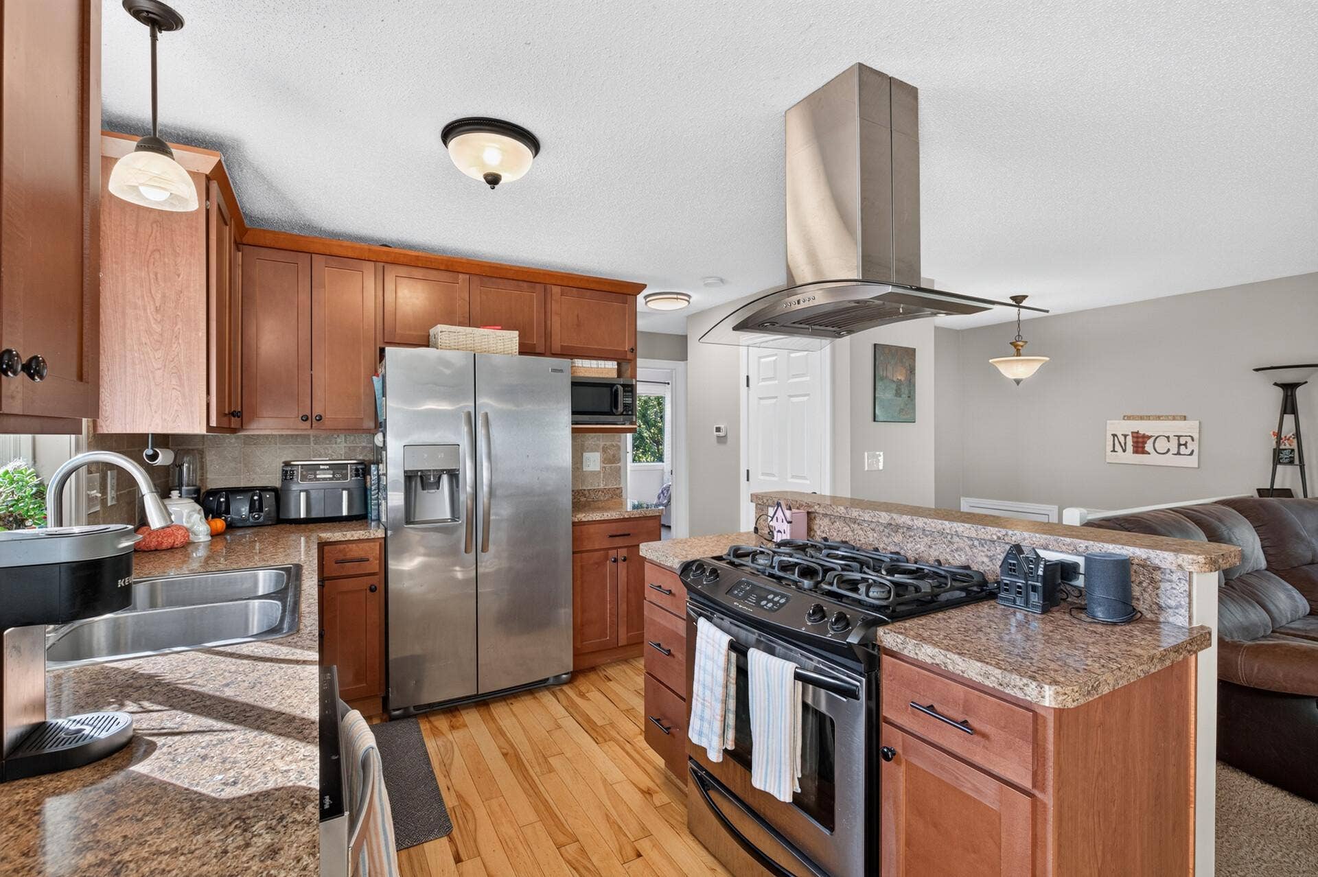 4189 Pleasant Street SE, Prior Lake, MN 55372 4189 Pleasant Street SE, Prior Lake, MN 55372