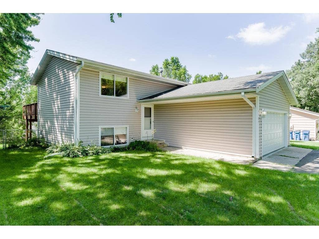 4189 Pleasant Street SE, Prior Lake, MN 55372 4189 Pleasant Street SE, Prior Lake, MN 55372