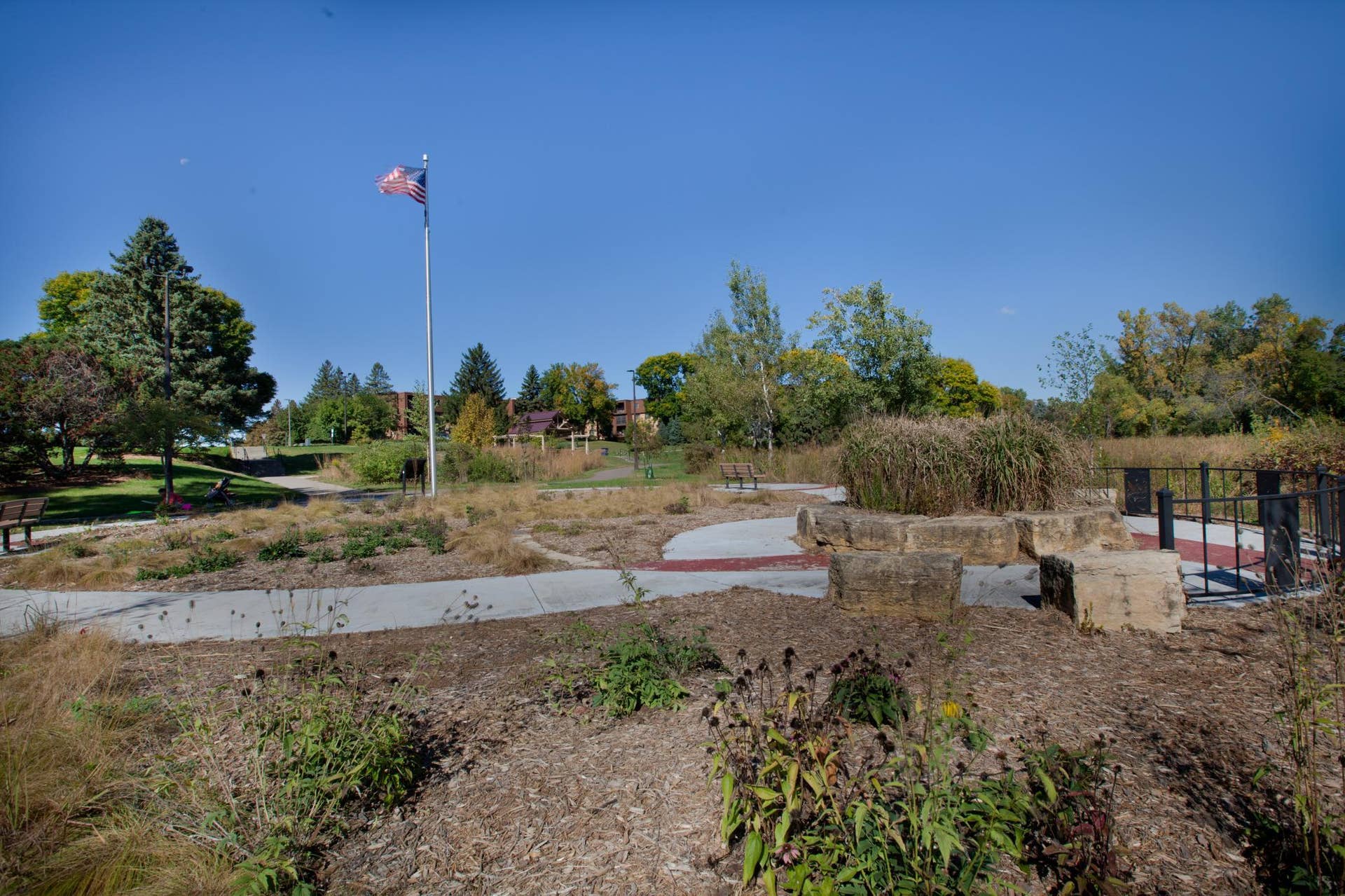 23-999 41st Ave.jpg