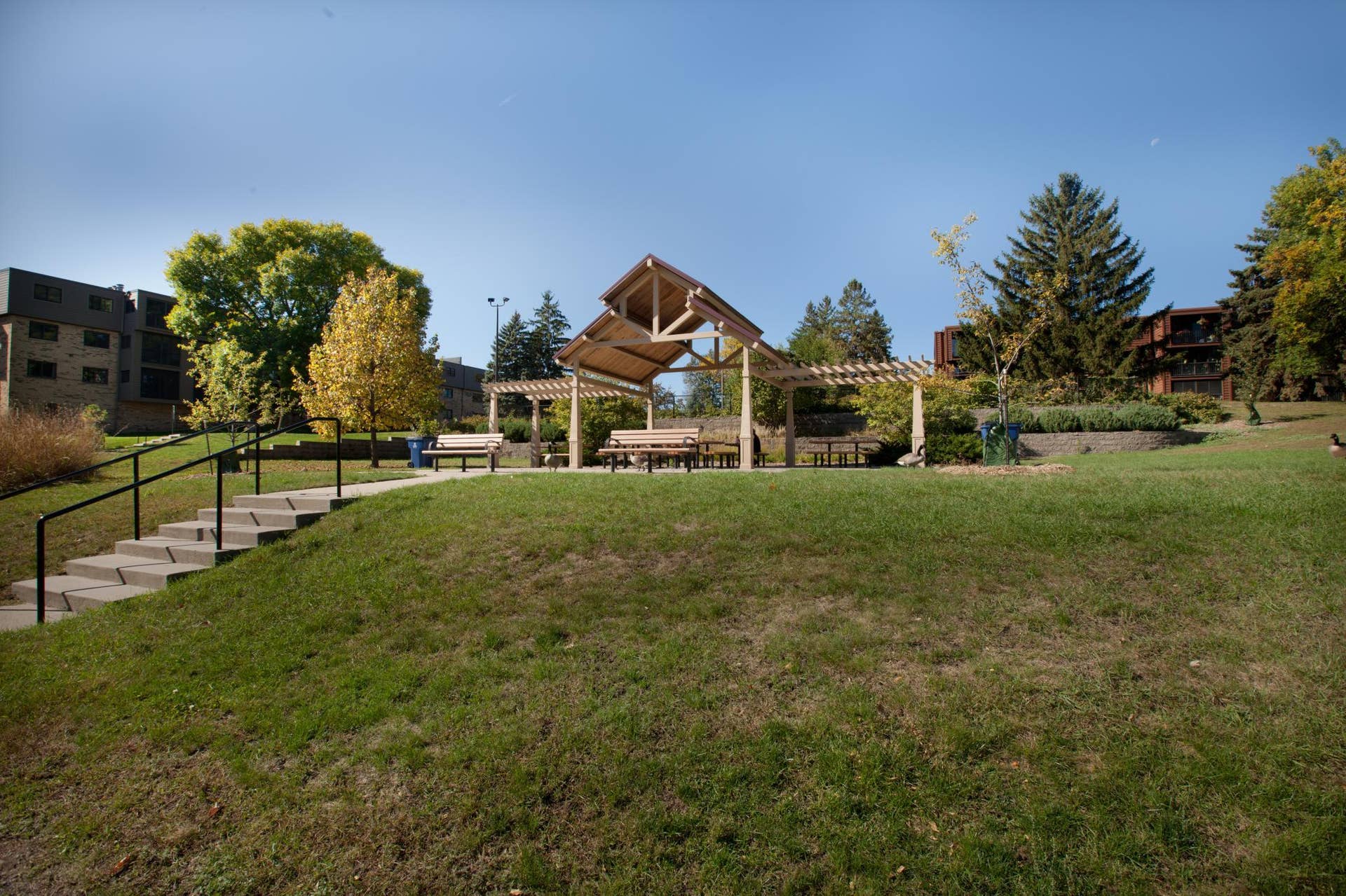 22-999 41st Ave.jpg