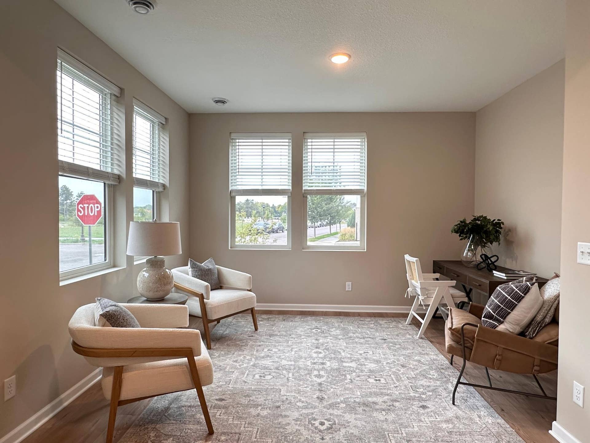 838 Woodlawn Avenue, 94, Saint Paul, MN 55116 Main Floor Flex Room
