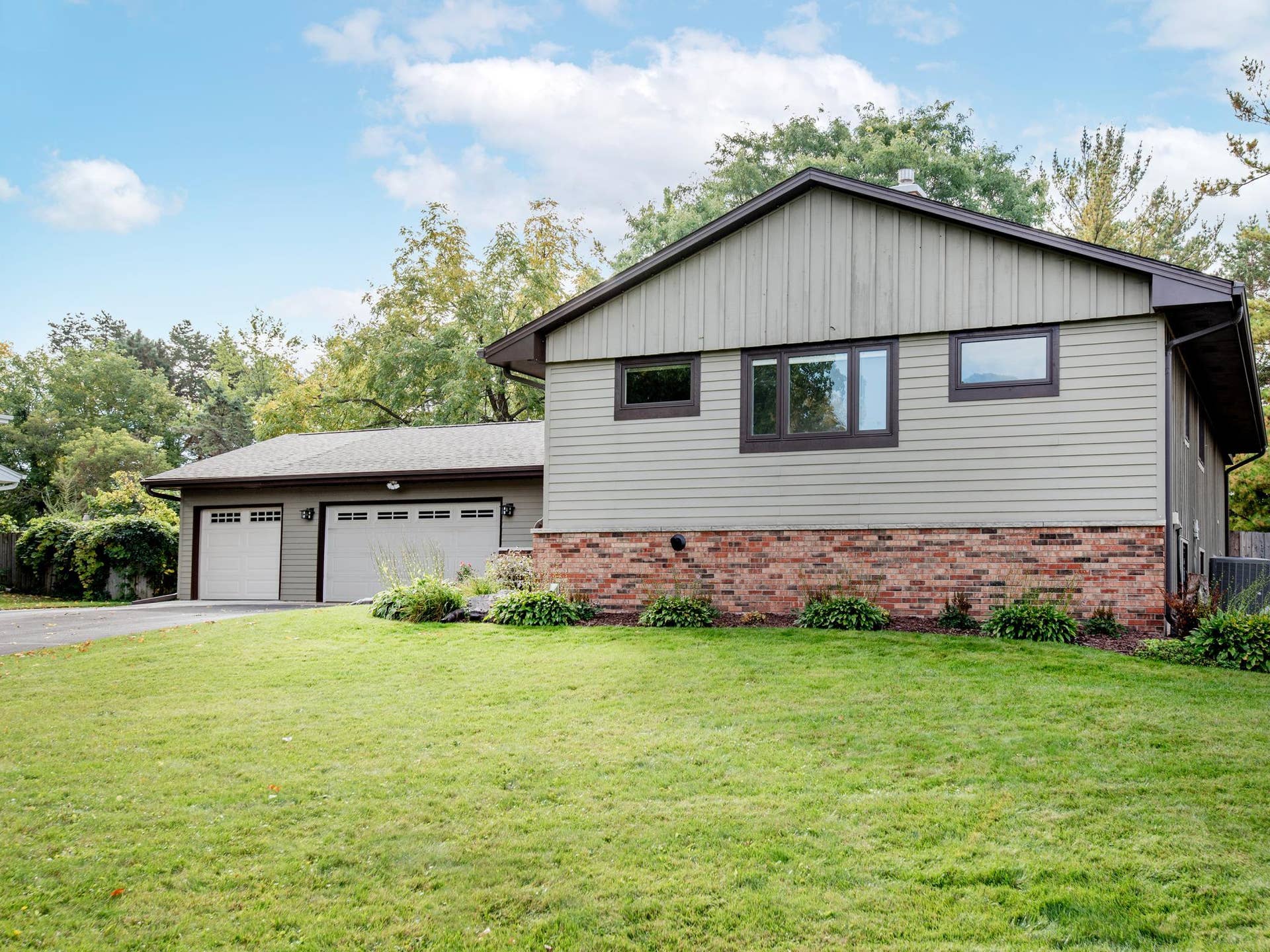 1492 Red Cedar Road, Eagan, MN 55121 1492 Red Cedar Road, Eagan, MN 55121