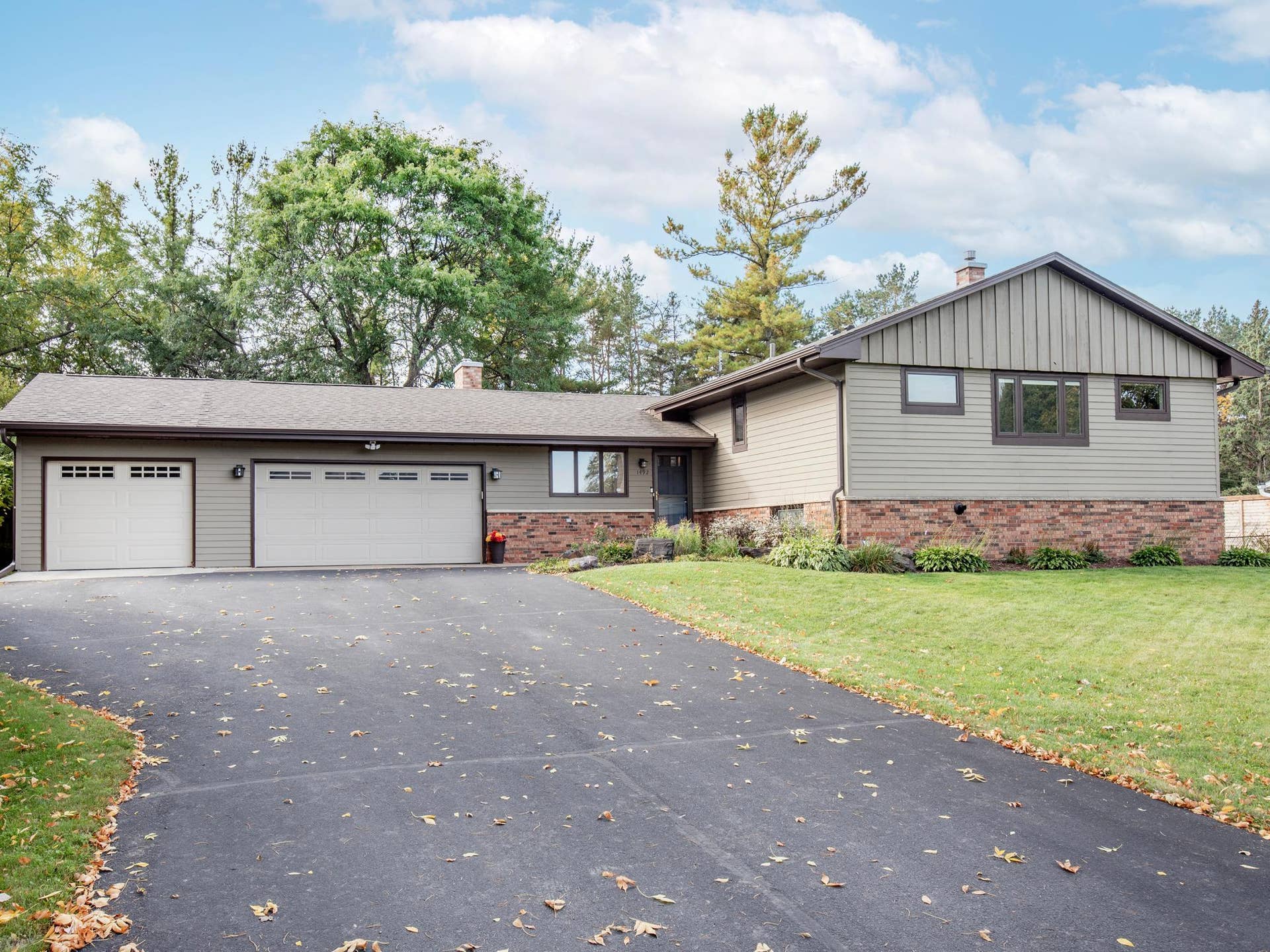 1492 Red Cedar Road, Eagan, MN 55121 1492 Red Cedar Road, Eagan, MN 55121