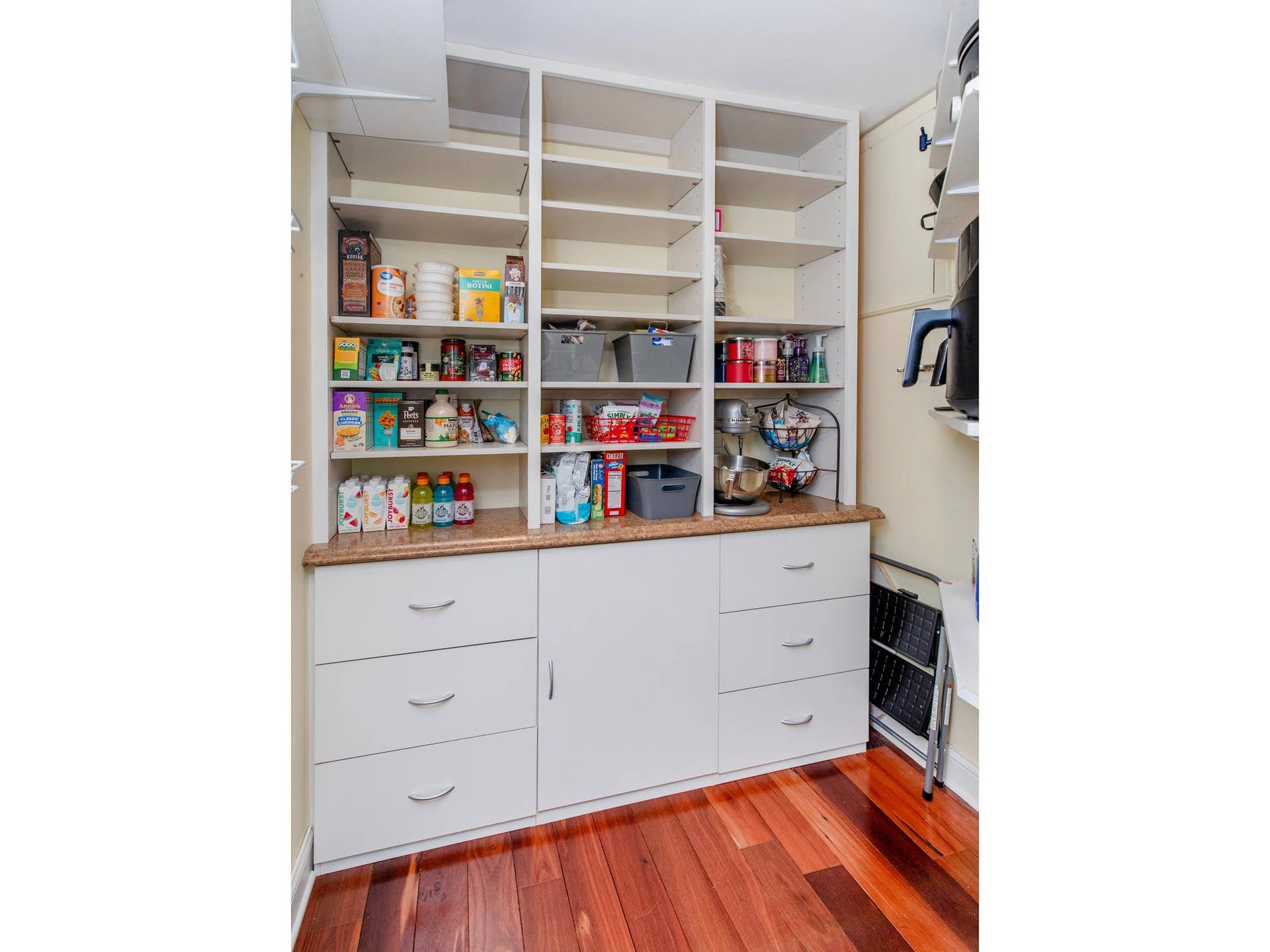 1492 Red Cedar Road, Eagan, MN 55121 Large walk-in pantry provides extra storage for added convenience.