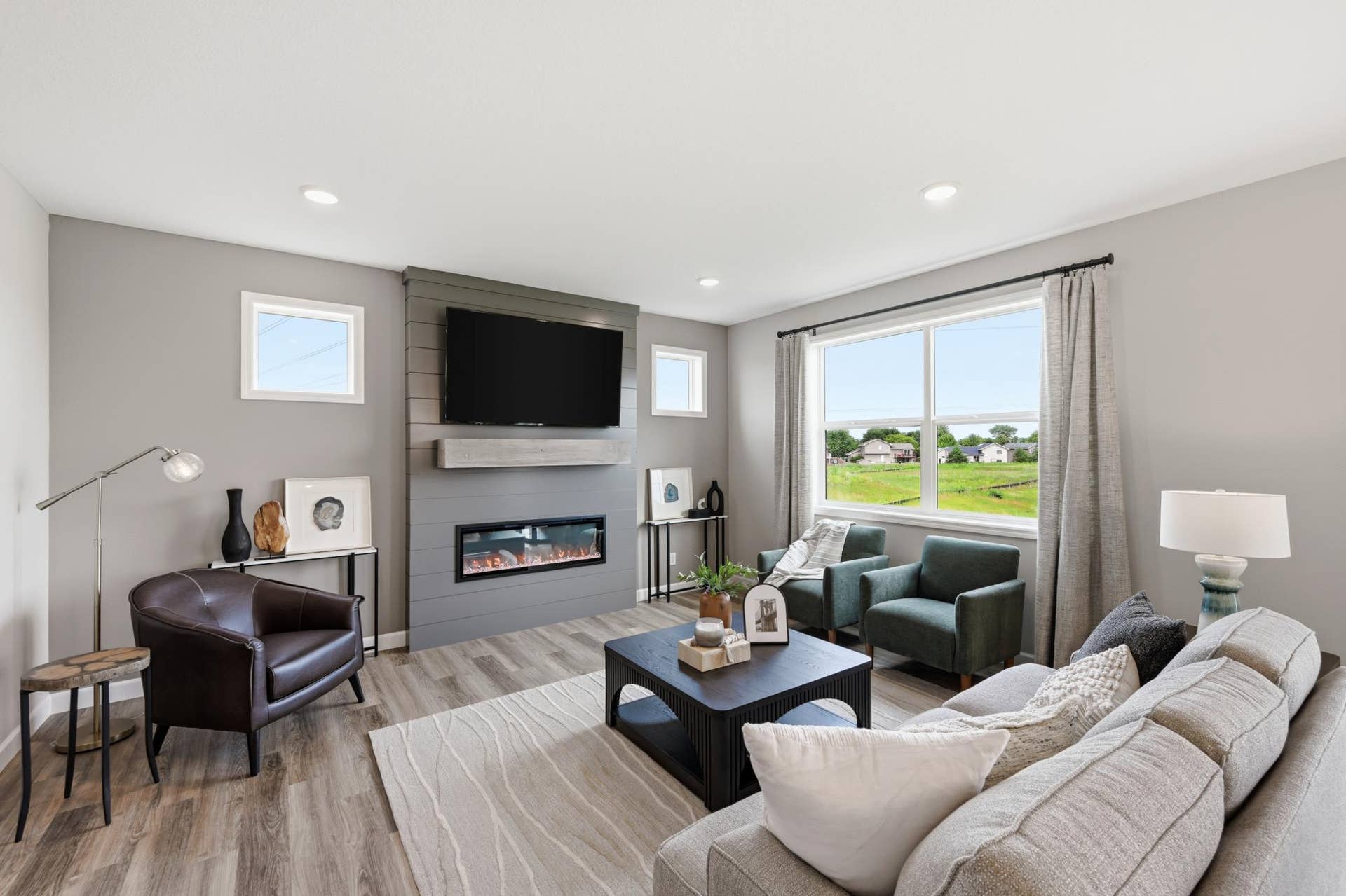 02-Living Room.jpg