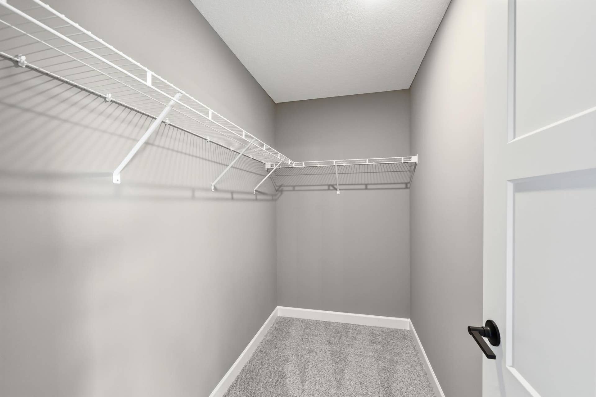 25-Primary Closet.jpg