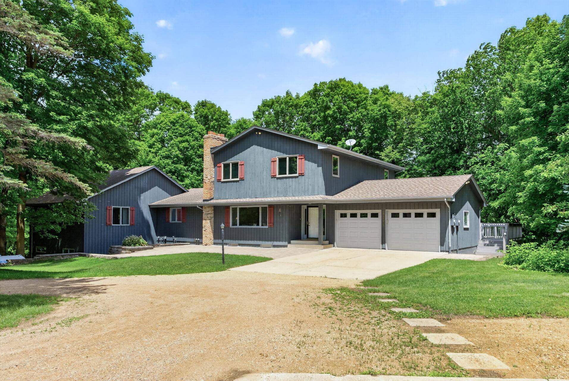 Welcome to 2135 County Road 24