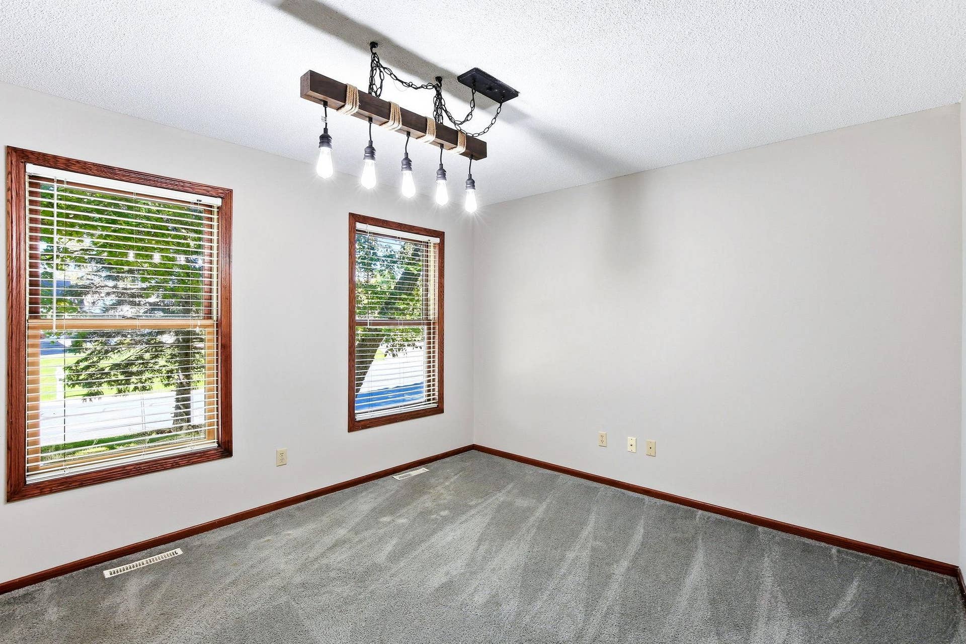 5570 Wood Duck Court, Shoreview, MN 55126