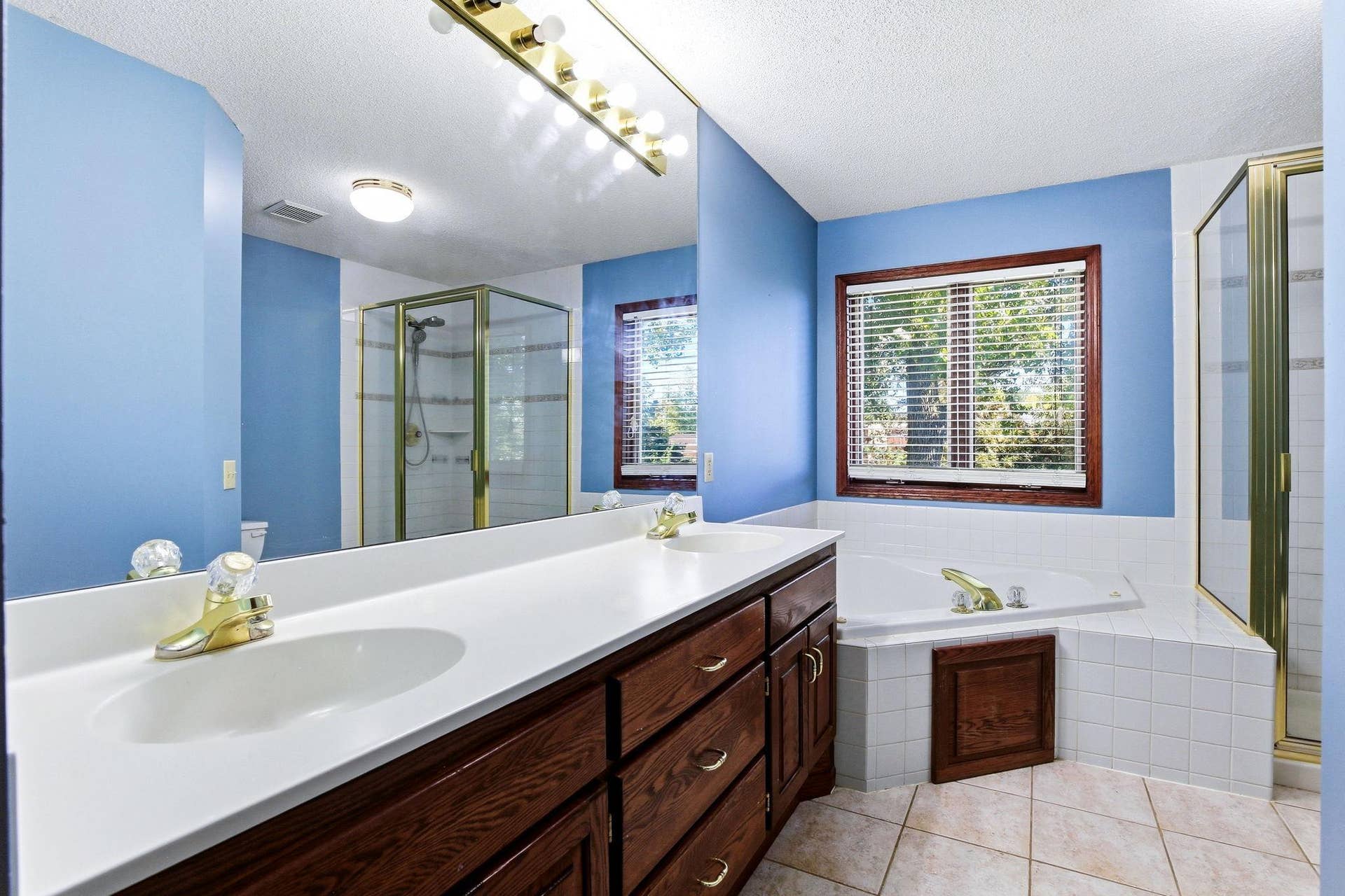 5570 Wood Duck Court, Shoreview, MN 55126