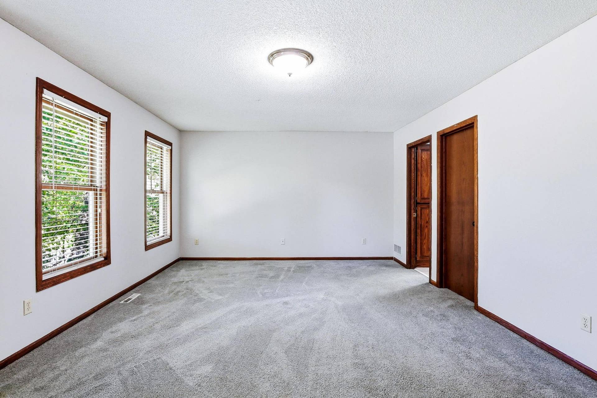 5570 Wood Duck Court, Shoreview, MN 55126