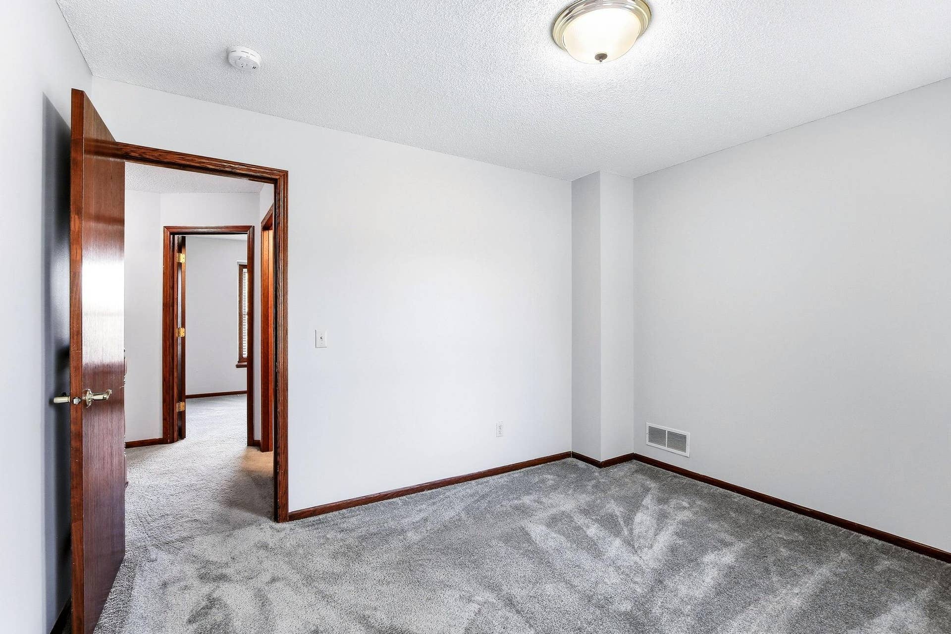 5570 Wood Duck Court, Shoreview, MN 55126