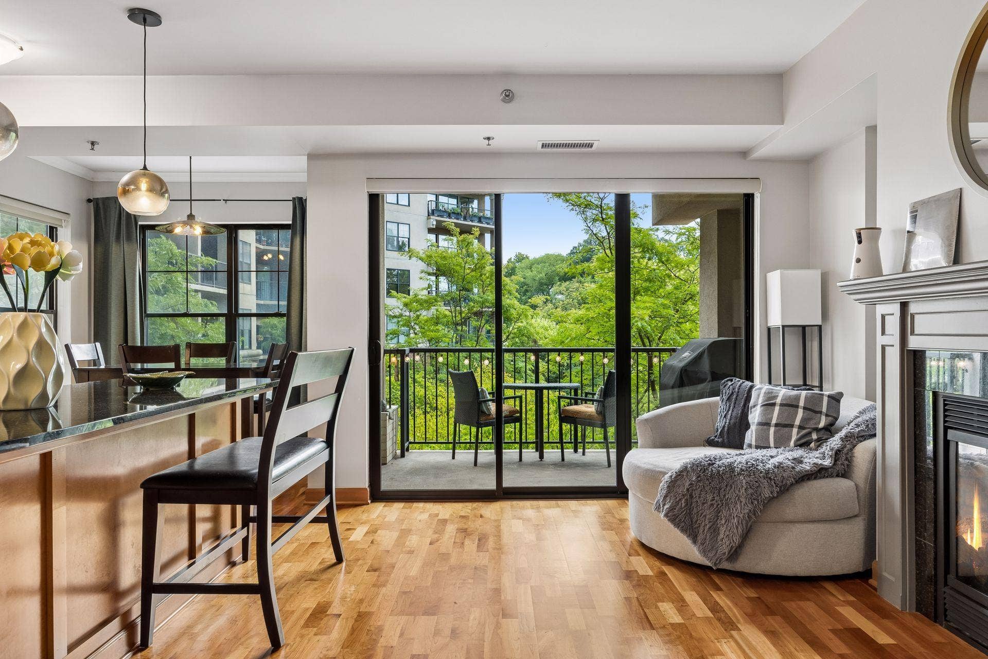 317 Groveland Avenue, #311a, 45, Minneapolis, MN 55403 Open concept living