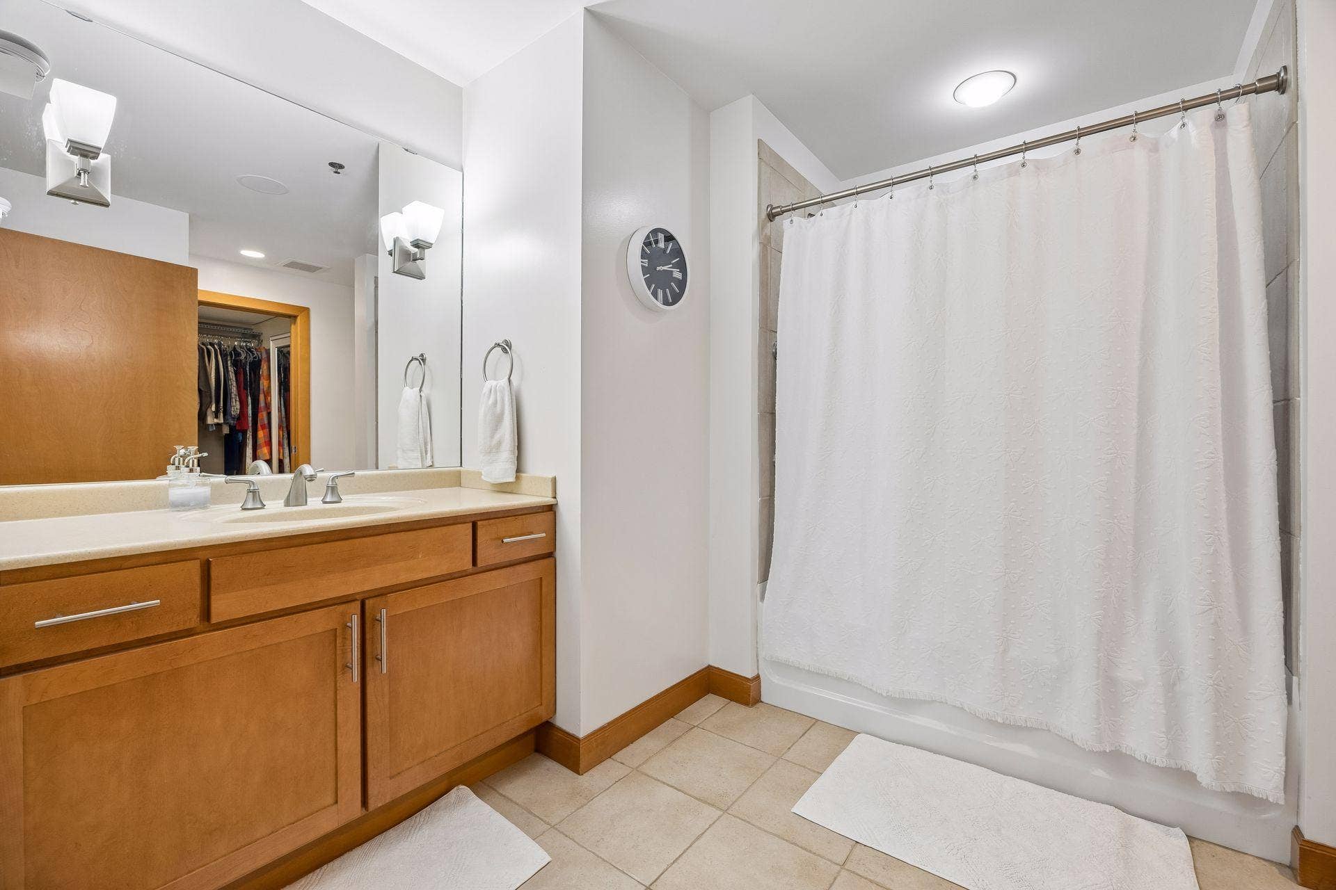 317 Groveland Avenue, #311a, 45, Minneapolis, MN 55403 Primary bath