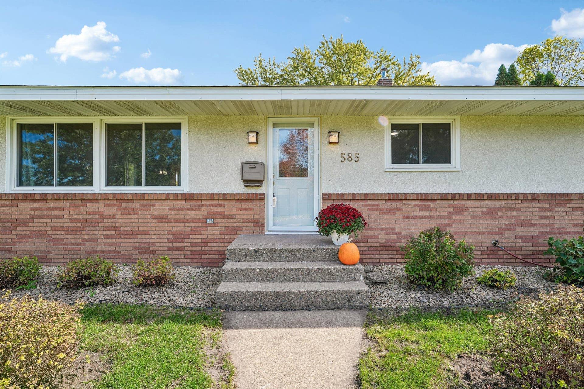 585 9th Street N, Bayport, MN 55003 585 9th Street N, Bayport, MN 55003