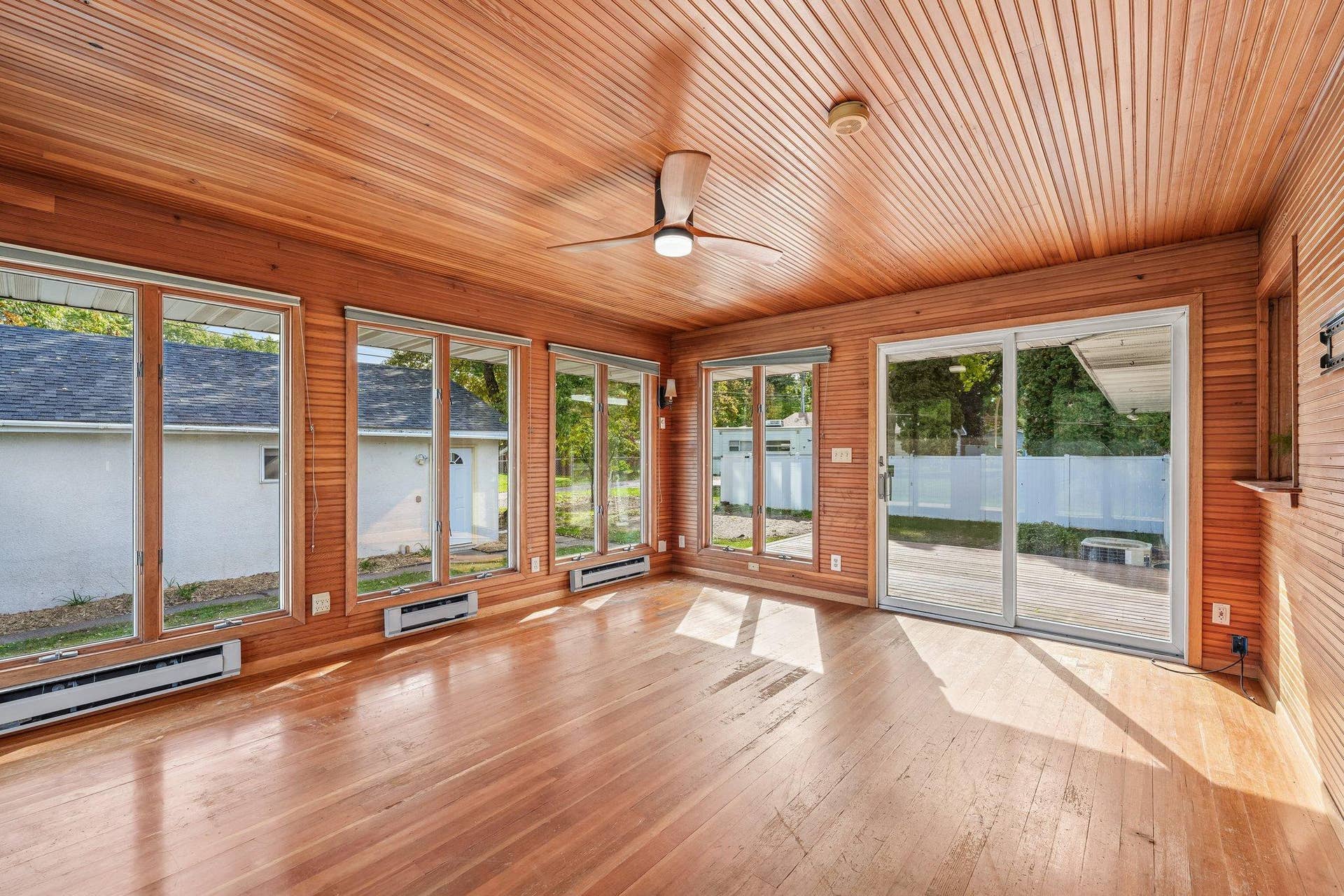 585 9th Street N, Bayport, MN 55003 585 9th Street N, Bayport, MN 55003