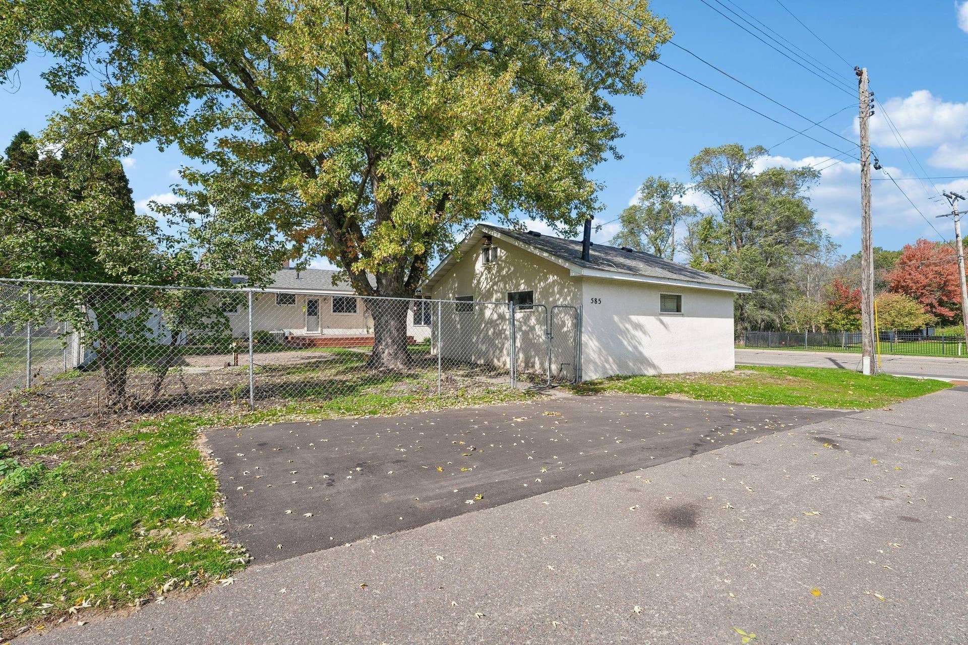 585 9th Street N, Bayport, MN 55003 585 9th Street N, Bayport, MN 55003