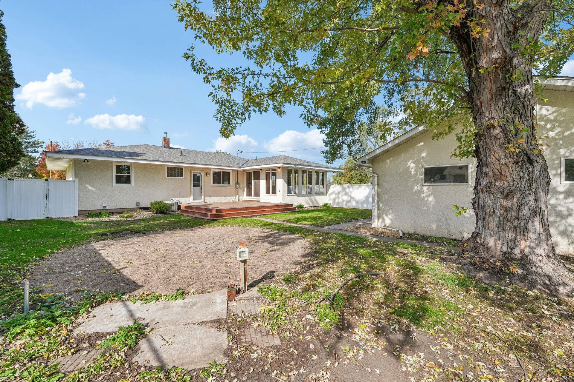 585 9th Street N, Bayport, MN 55003 585 9th Street N, Bayport, MN 55003