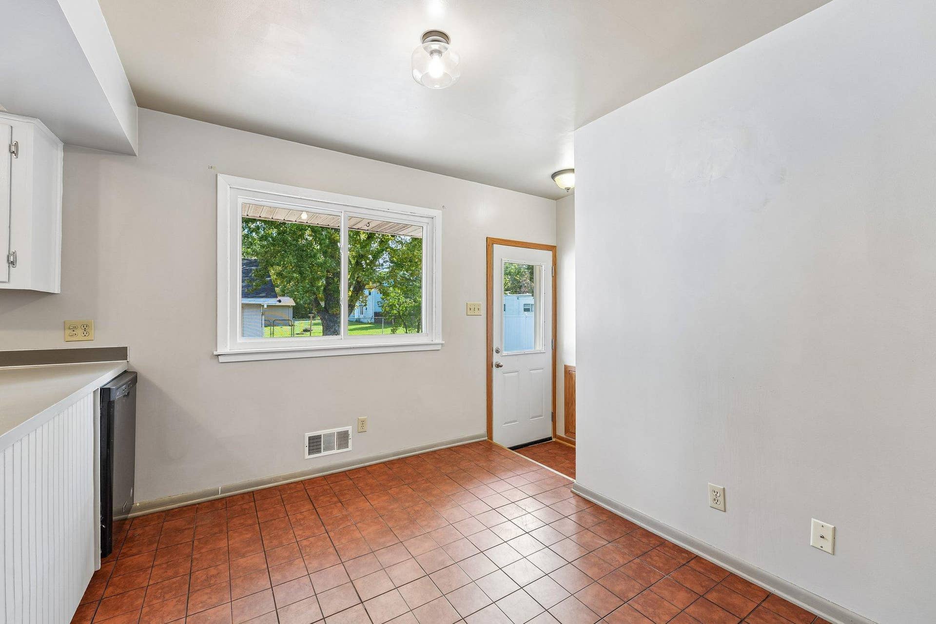 585 9th Street N, Bayport, MN 55003 585 9th Street N, Bayport, MN 55003