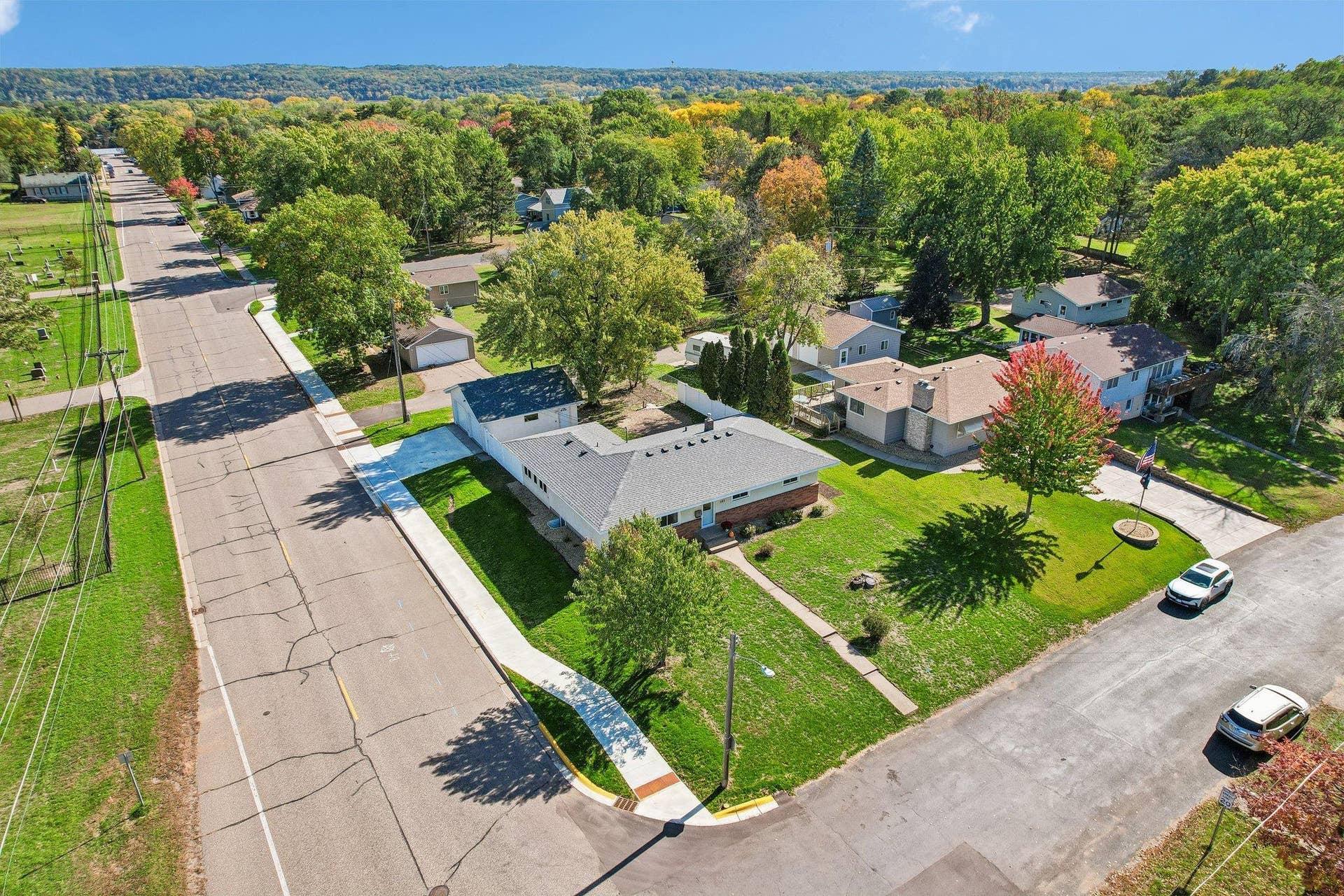 585 9th Street N, Bayport, MN 55003 585 9th Street N, Bayport, MN 55003