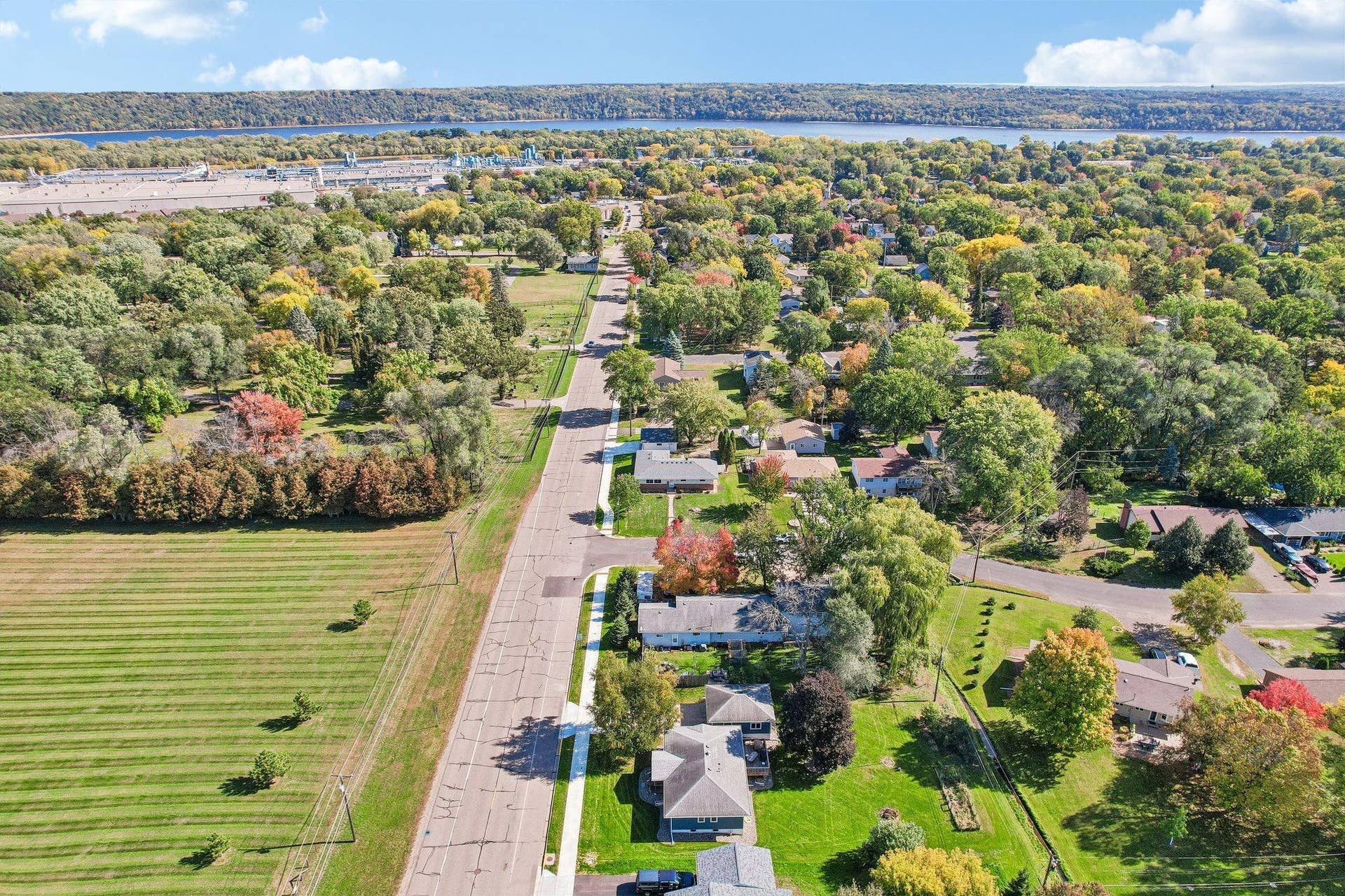 585 9th Street N, Bayport, MN 55003 585 9th Street N, Bayport, MN 55003