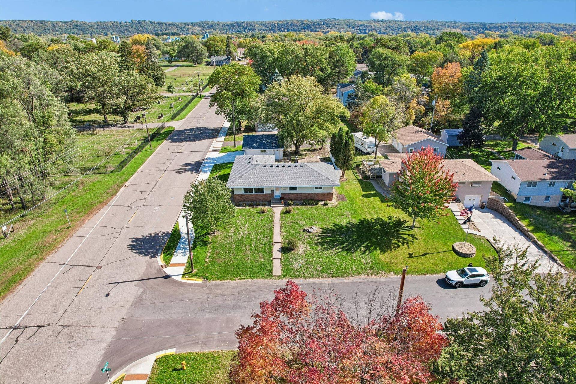 585 9th Street N, Bayport, MN 55003 585 9th Street N, Bayport, MN 55003