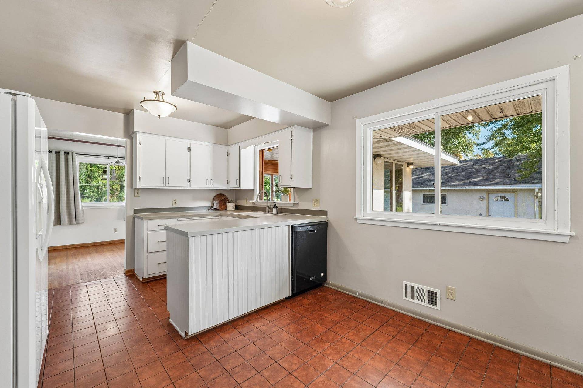 585 9th Street N, Bayport, MN 55003 585 9th Street N, Bayport, MN 55003