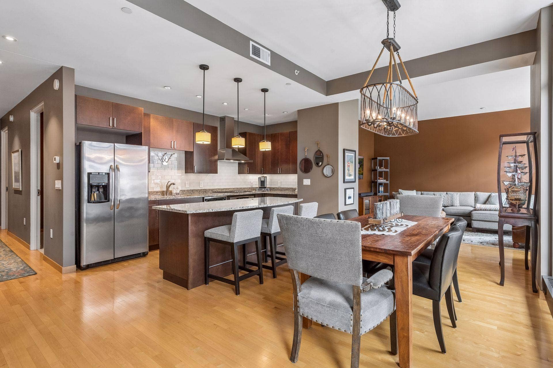 201 S 11th Street, #430, 19, Minneapolis, MN 55403 Welcome to The Ivy