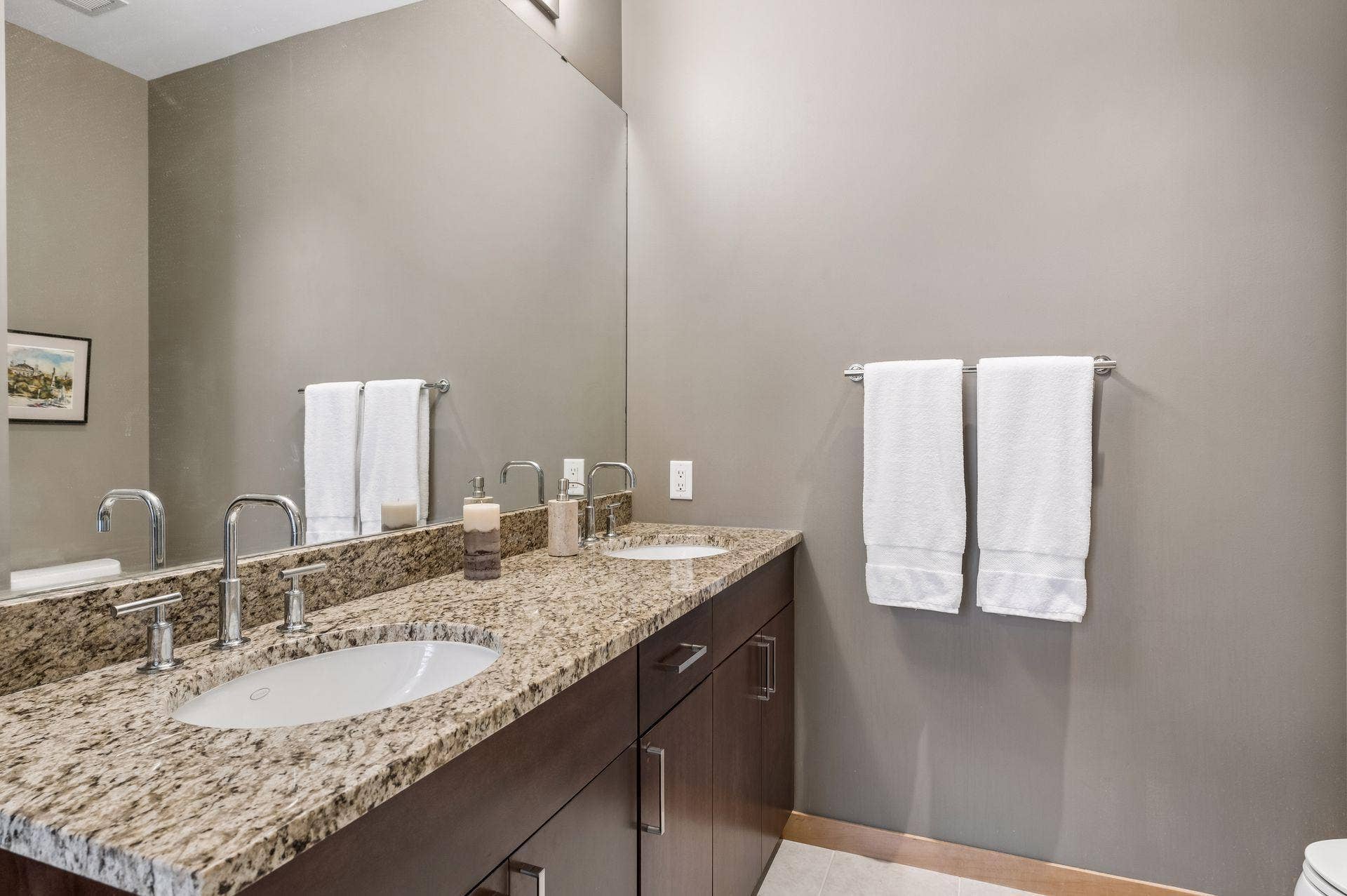 201 S 11th Street, #430, 19, Minneapolis, MN 55403 Primary Private Bathroom with His & Her Sinks