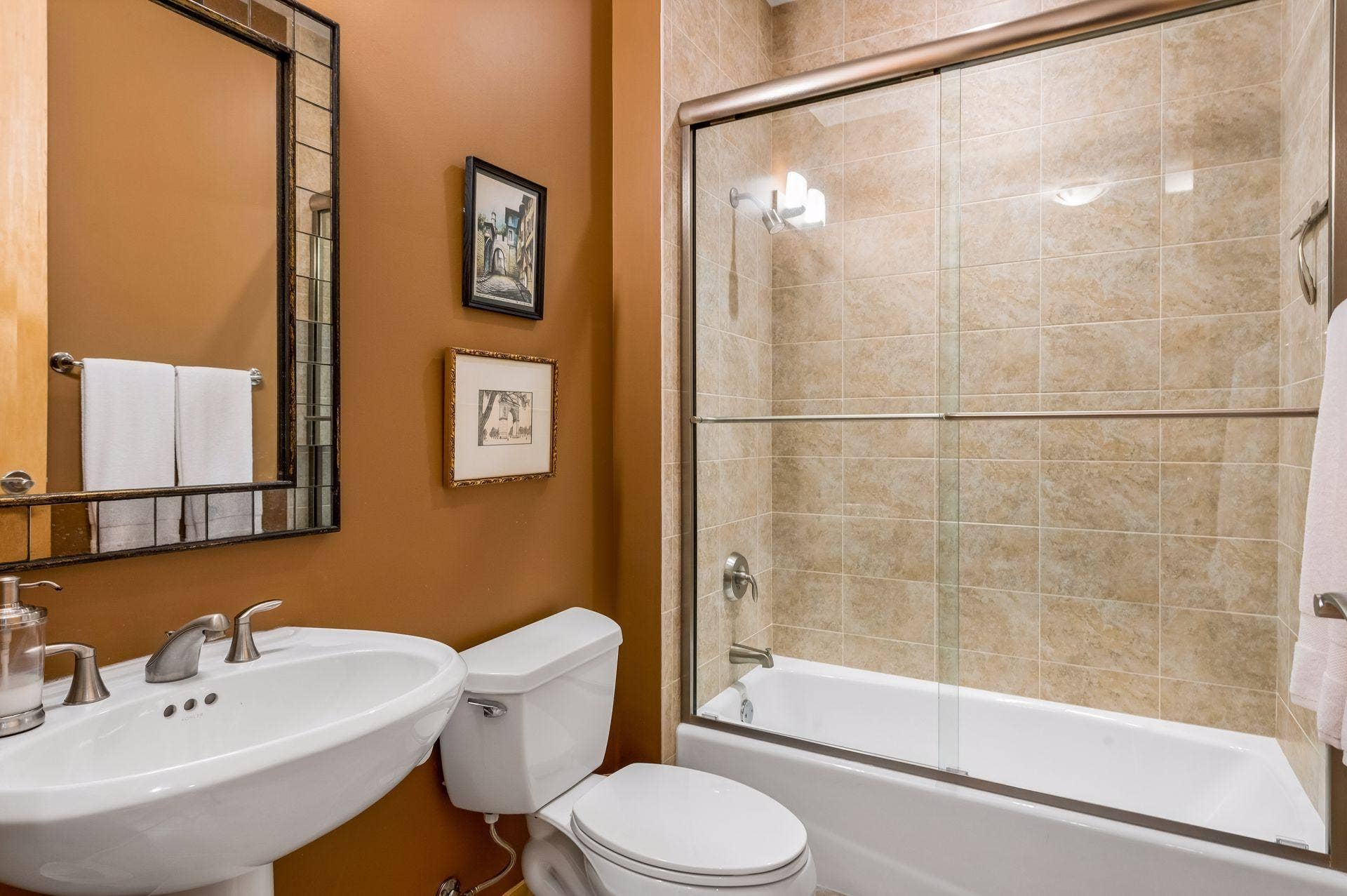 201 S 11th Street, #430, 19, Minneapolis, MN 55403 Guest Bathroom