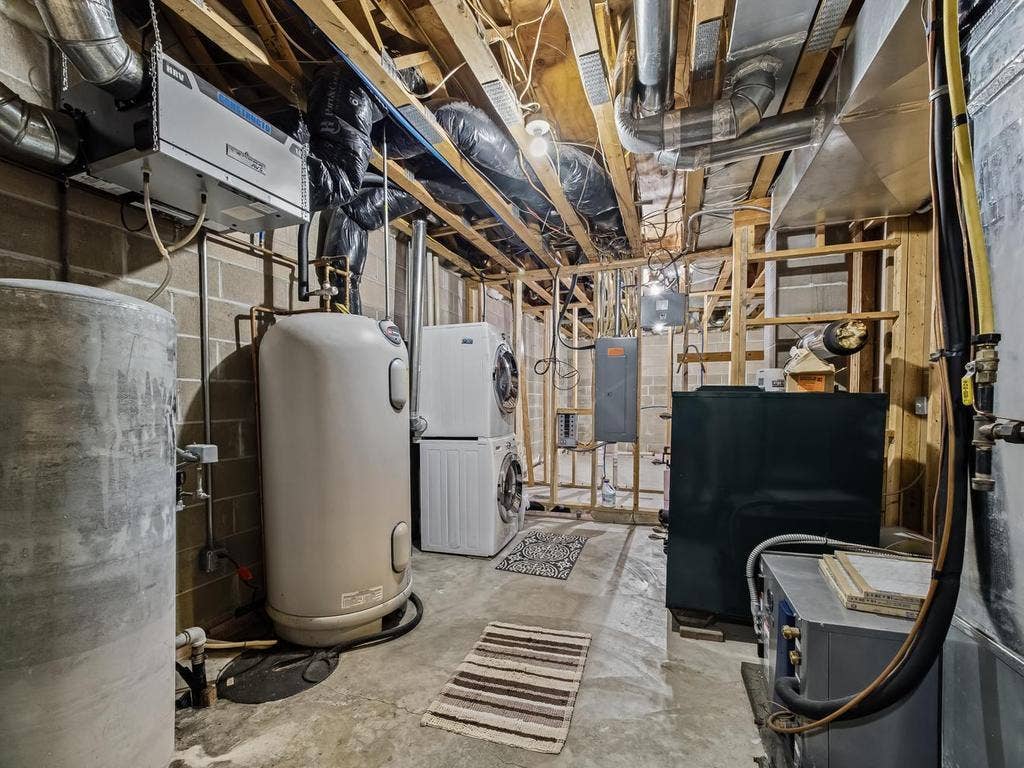 7080 Highway 12, #U, Independence, MN 55359 028-009-Utility Room-1024x768.jpg