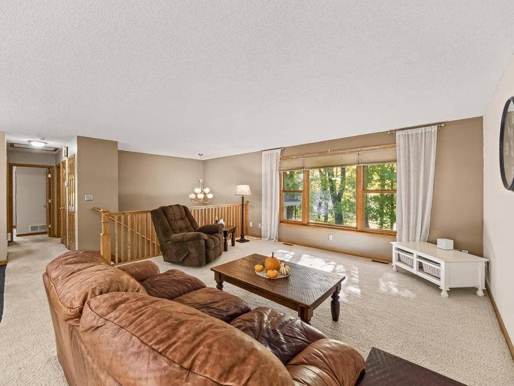 7080 Highway 12, #U, Independence, MN 55359 013-007-Living Room-1024x768.jpg