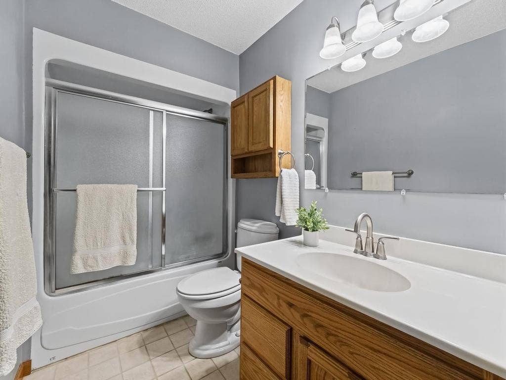 7080 Highway 12, #U, Independence, MN 55359 023-029-Bathroom-1024x768.jpg