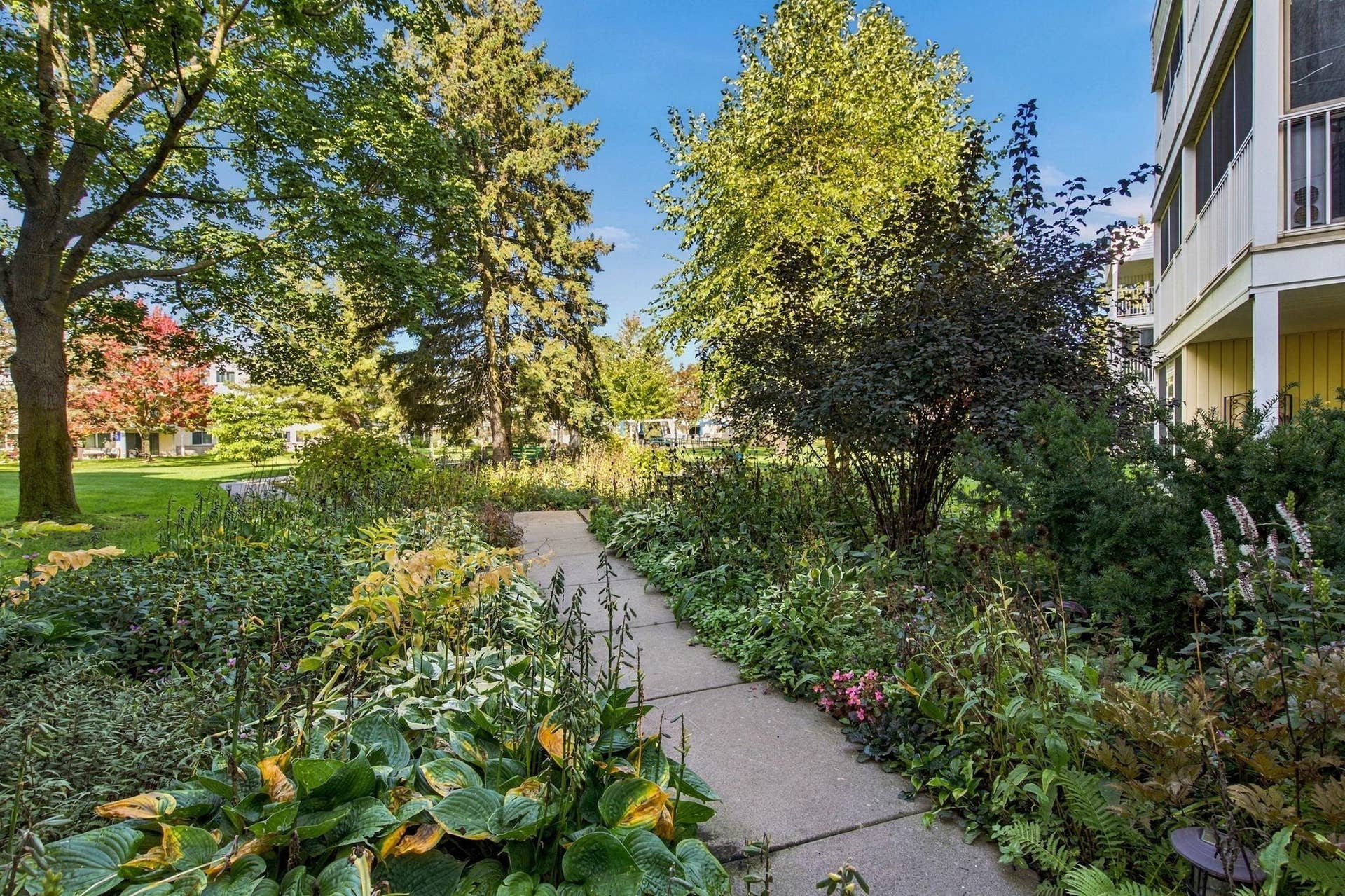 132 Demont Avenue E, #238, Little Canada, MN 55117