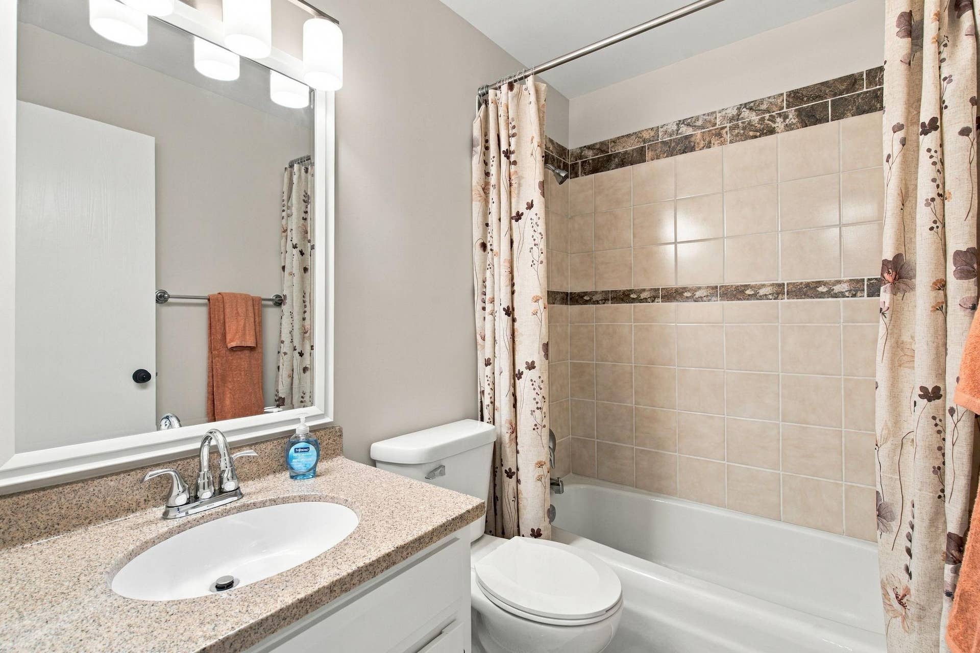 132 Demont Avenue E, #238, Little Canada, MN 55117