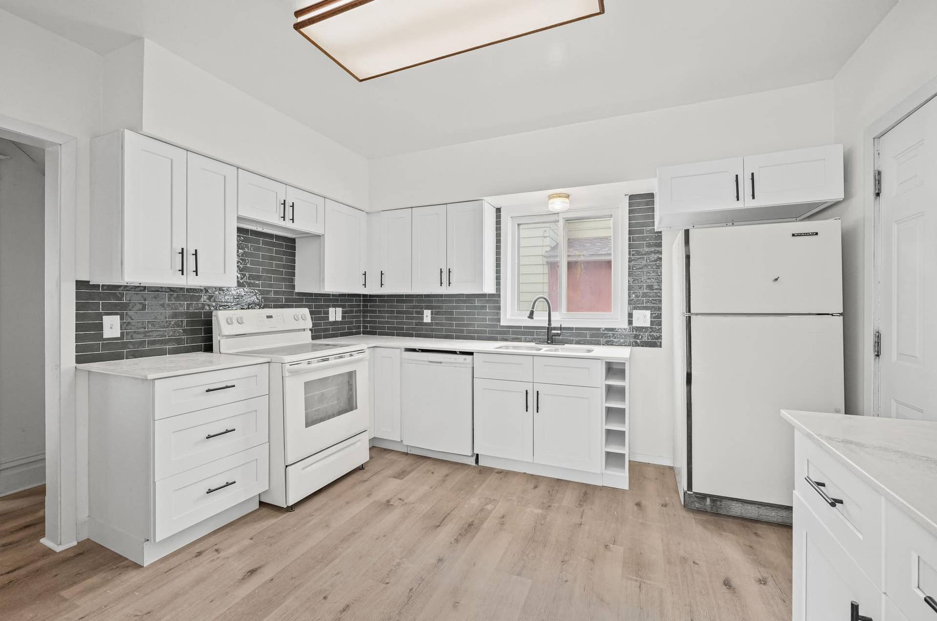 1227 Thomas Avenue, 93, Saint Paul, MN 55104 1227 Thomas Avenue, 93, Saint Paul, MN 55104