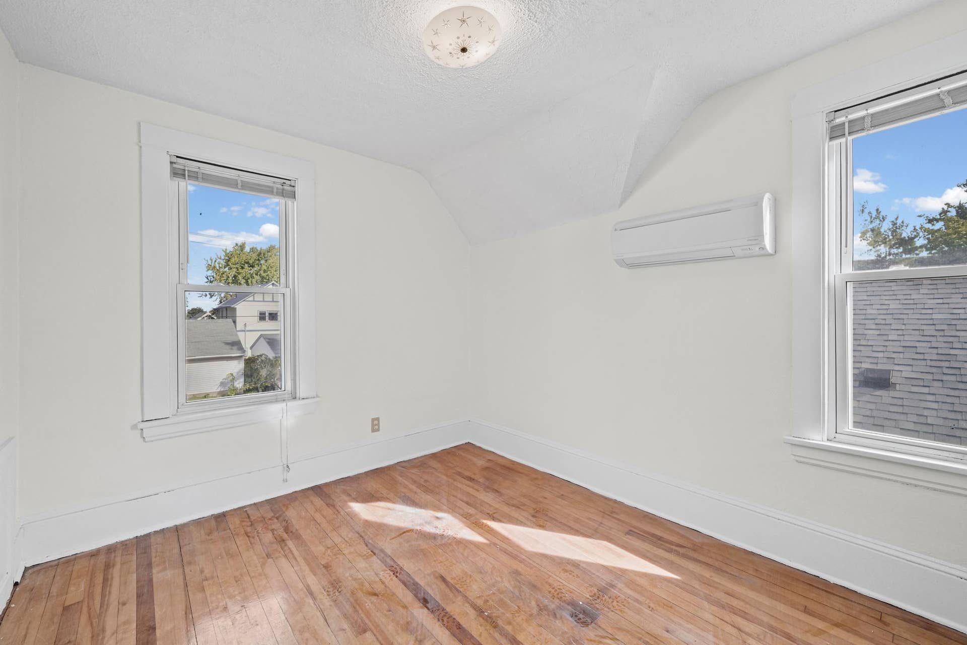 1227 Thomas Avenue, 93, Saint Paul, MN 55104 1227 Thomas Avenue, 93, Saint Paul, MN 55104