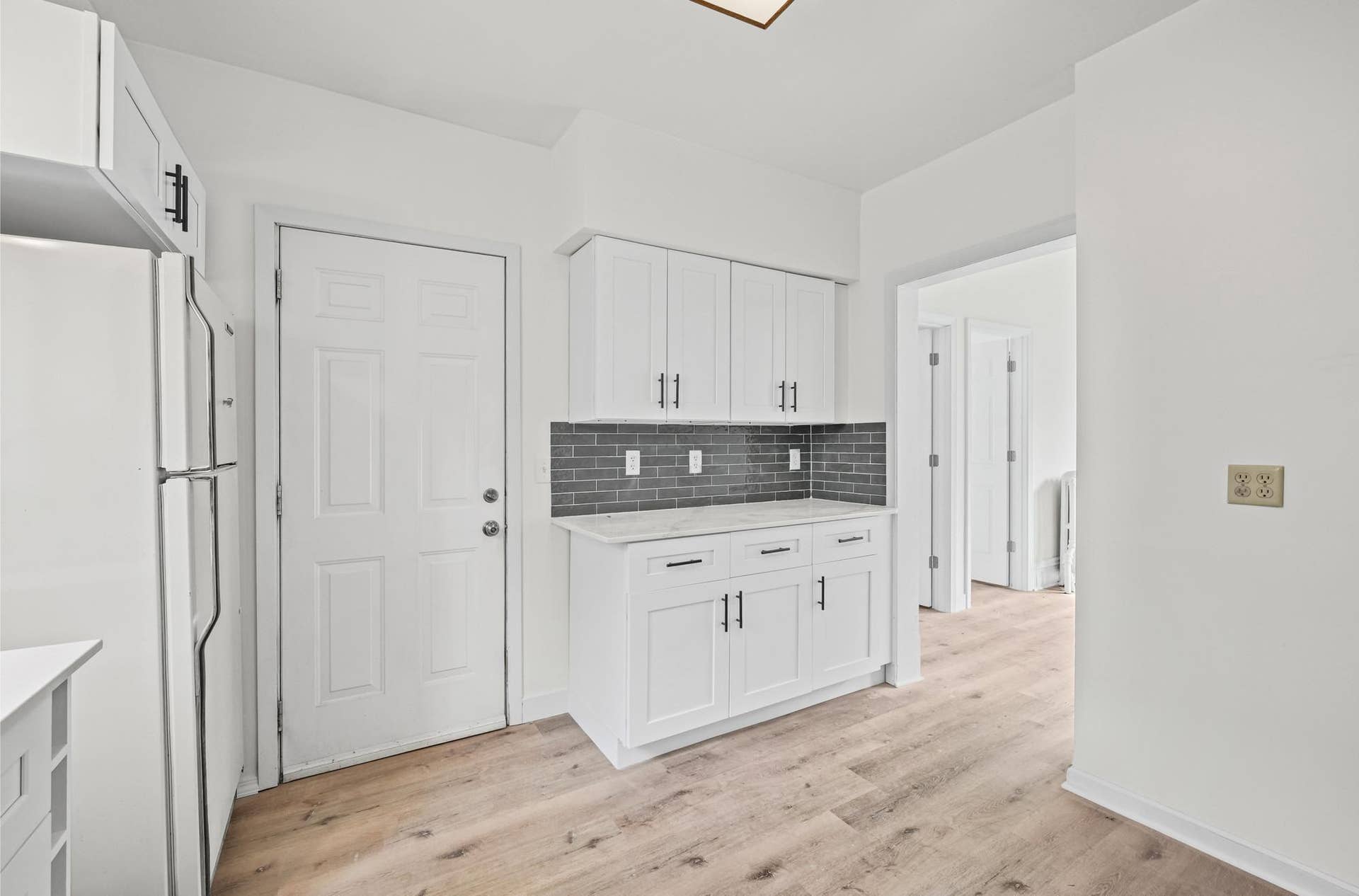1227 Thomas Avenue, 93, Saint Paul, MN 55104 1227 Thomas Avenue, 93, Saint Paul, MN 55104