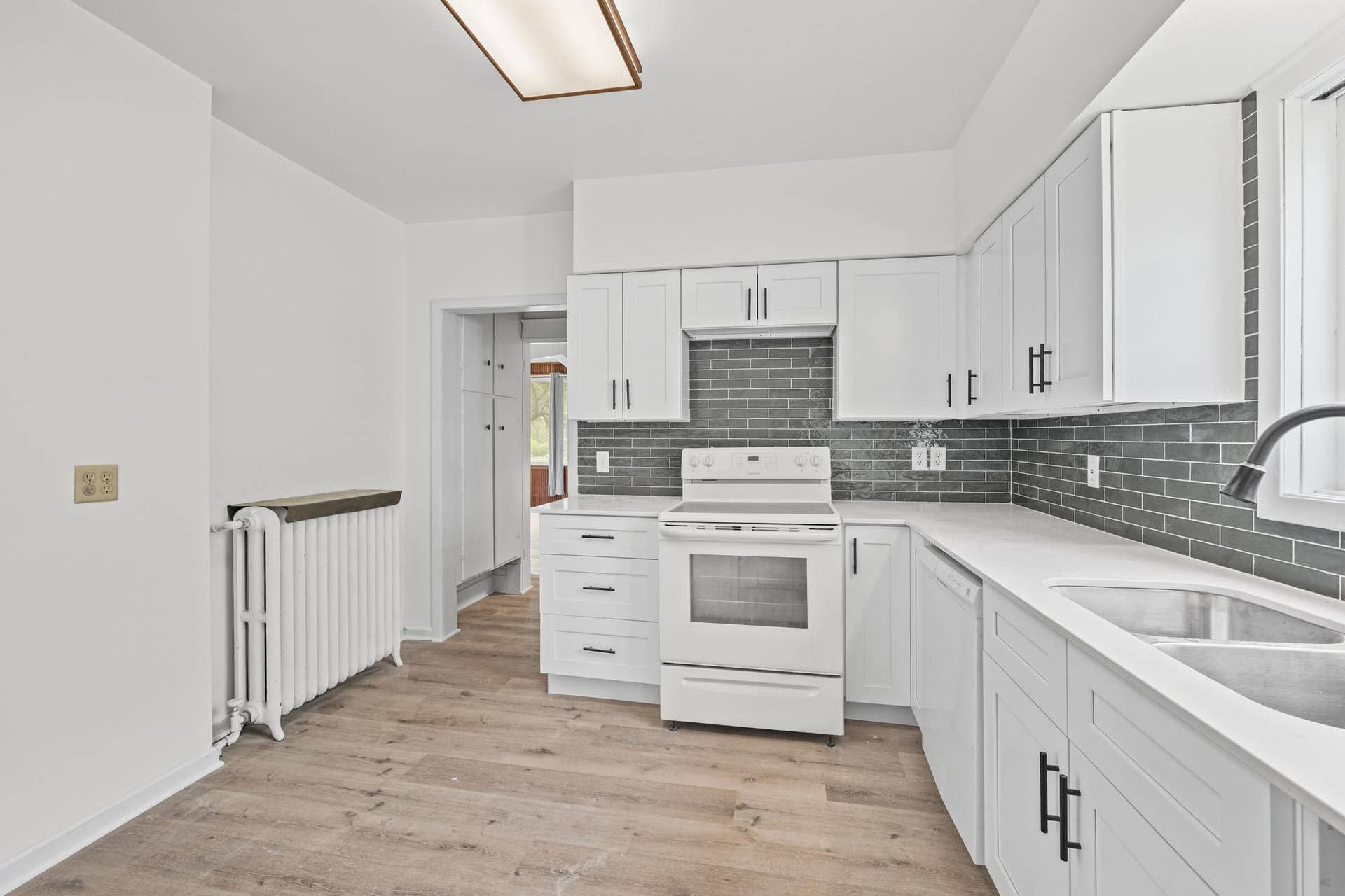 1227 Thomas Avenue, 93, Saint Paul, MN 55104 1227 Thomas Avenue, 93, Saint Paul, MN 55104