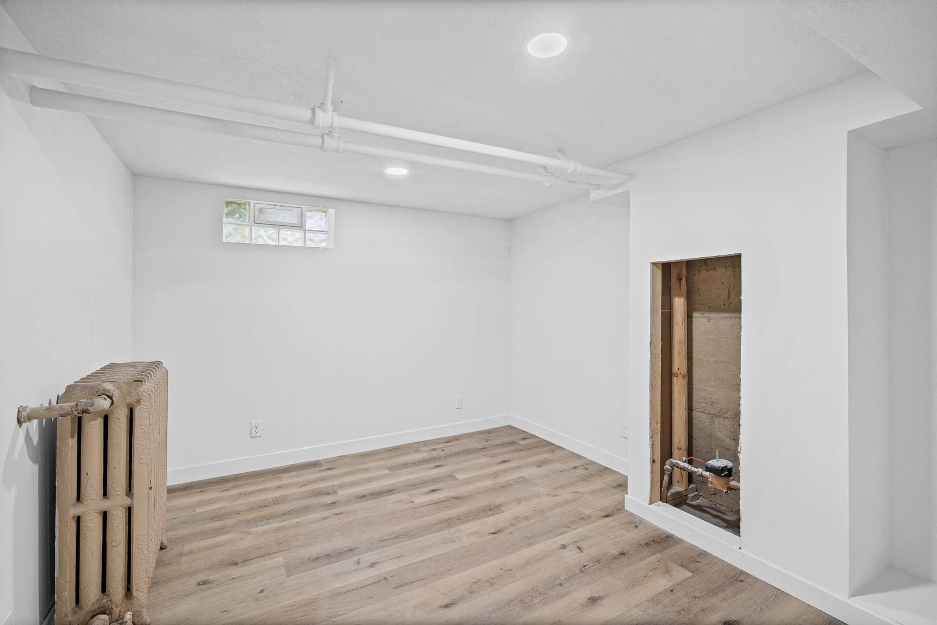 1227 Thomas Avenue, 93, Saint Paul, MN 55104 1227 Thomas Avenue, 93, Saint Paul, MN 55104