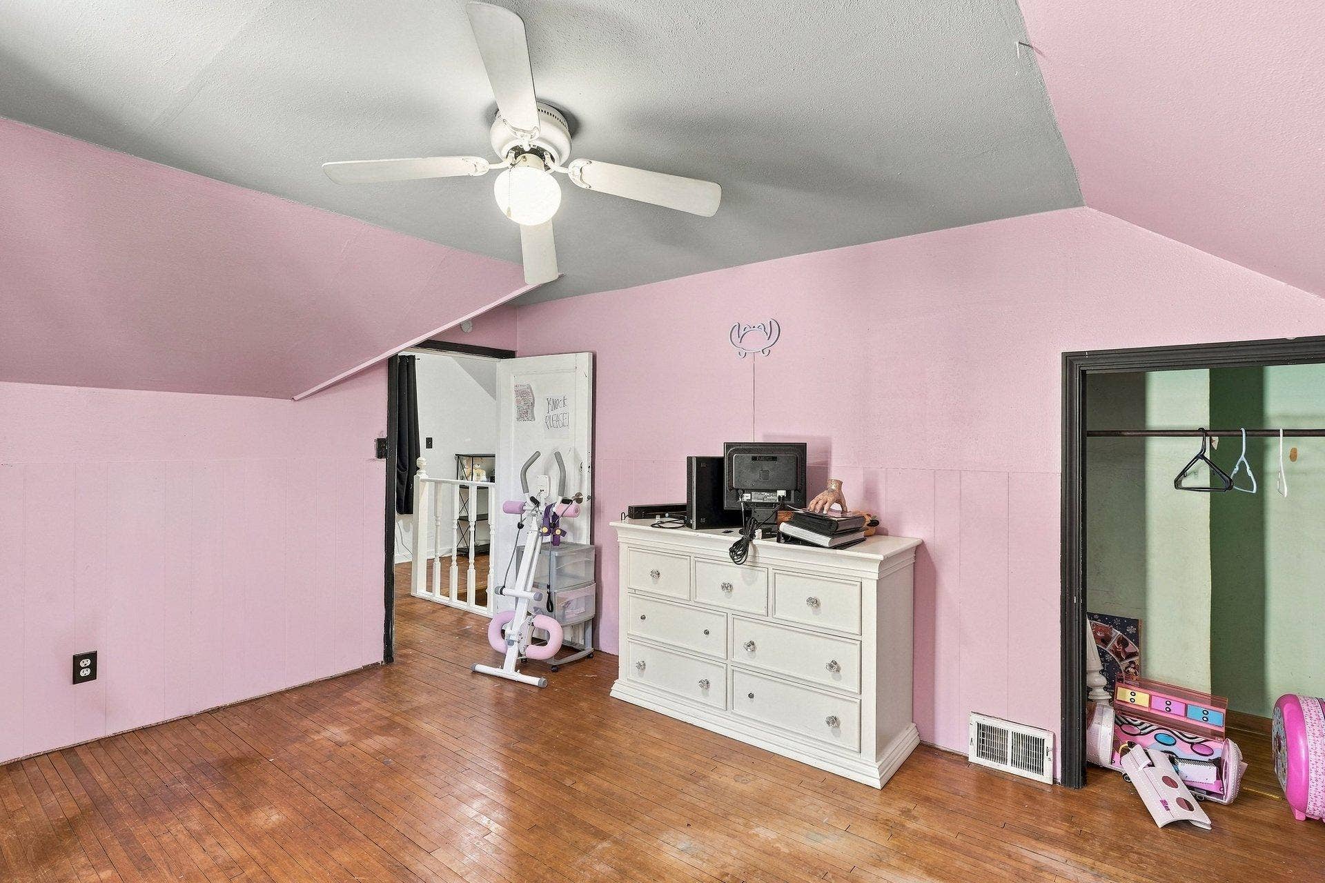 1255 6th Avenue S, South Saint Paul, MN 55075 024_1255_6th_ave_s_8_162.jpg