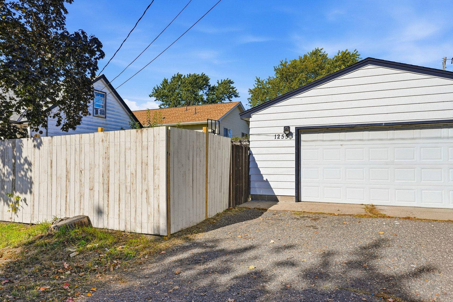 1255 6th Avenue S, South Saint Paul, MN 55075 008_1255_6th_ave_s_3_185.jpg