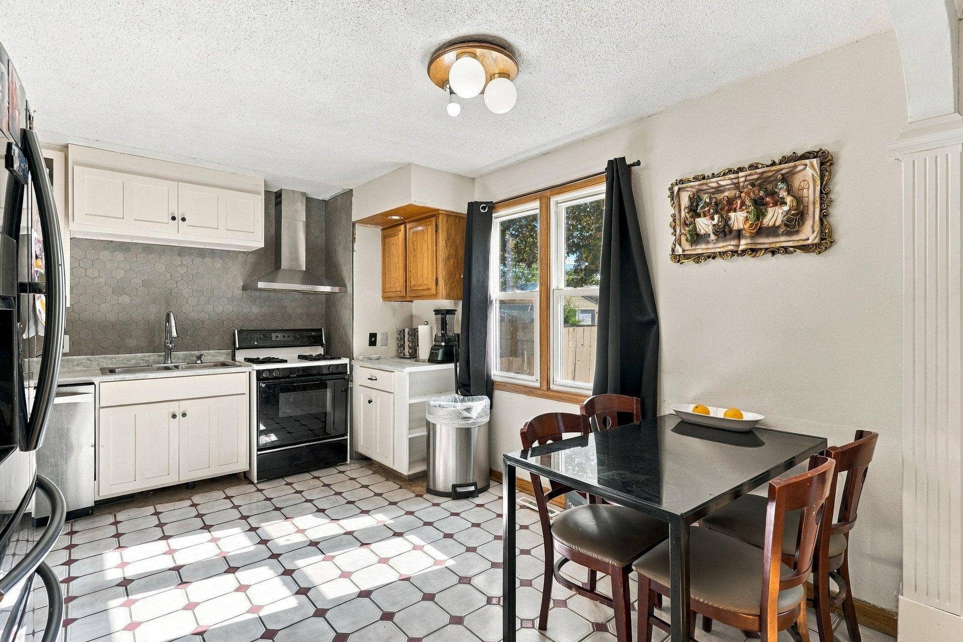 1255 6th Avenue S, South Saint Paul, MN 55075 015_1255_6th_ave_s_27_502.jpg