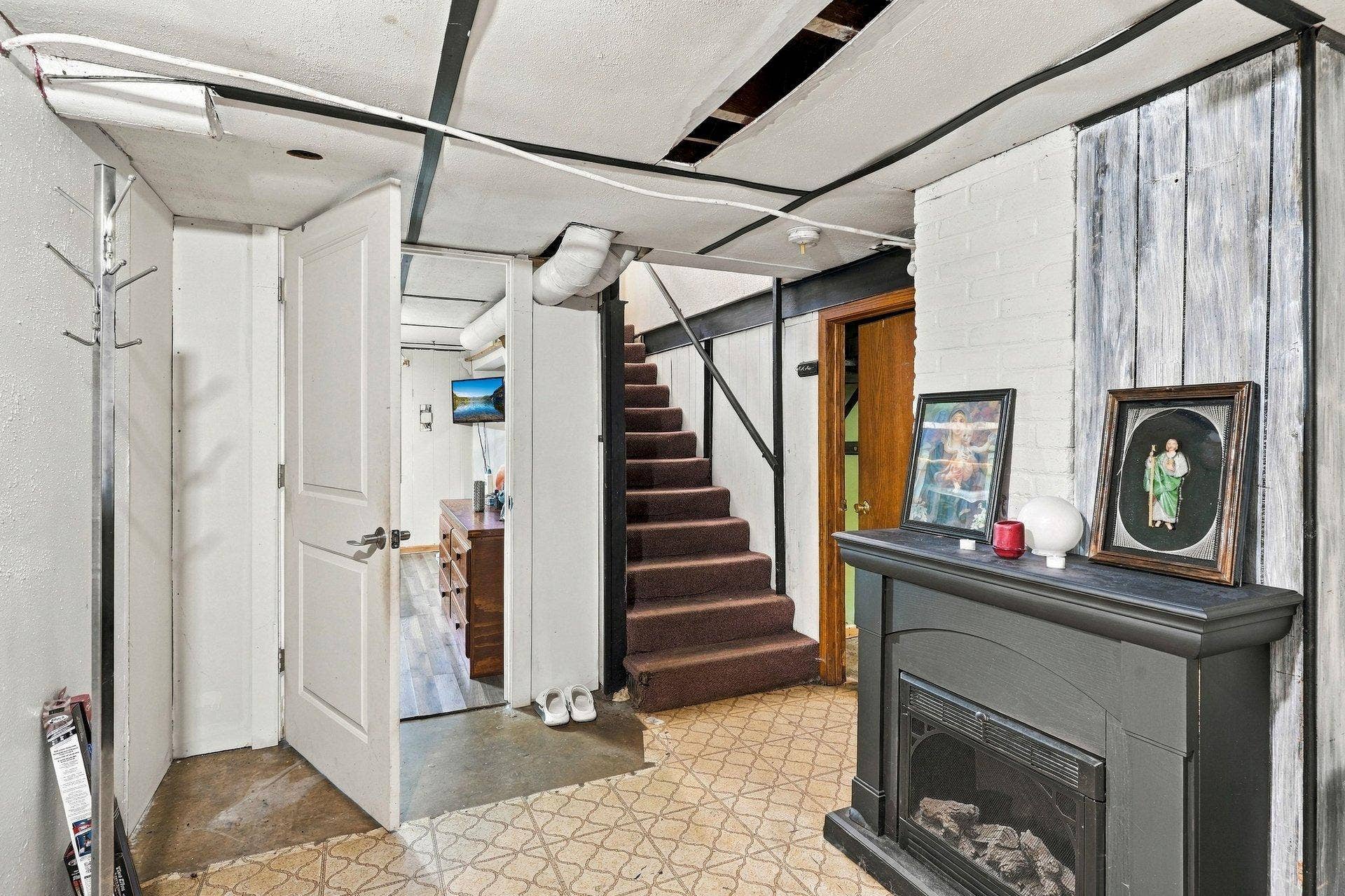 1255 6th Avenue S, South Saint Paul, MN 55075 038_1255_6th_ave_s_12_340.jpg