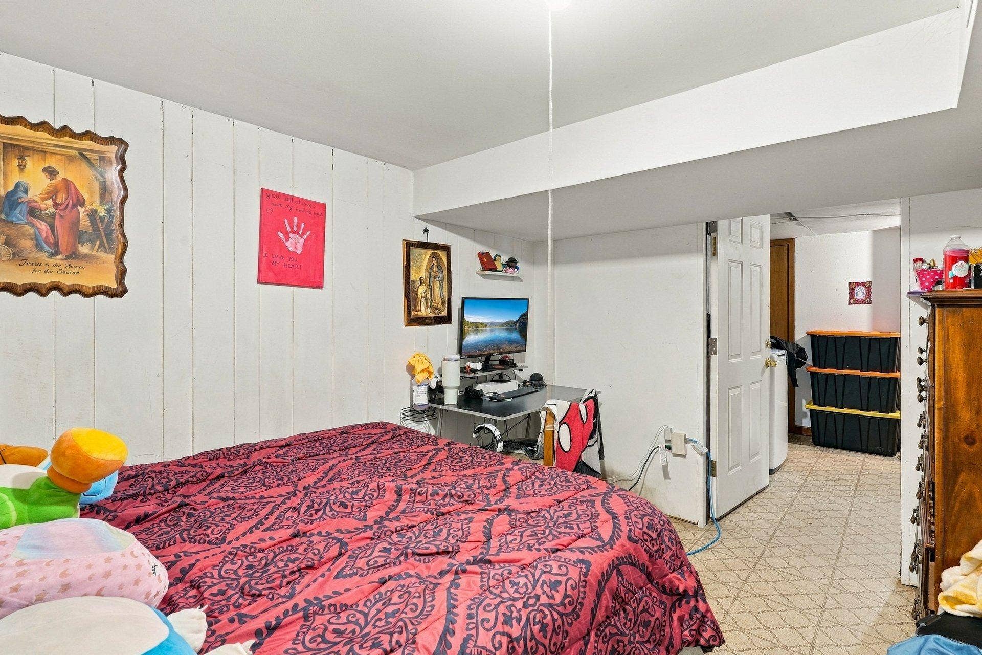 1255 6th Avenue S, South Saint Paul, MN 55075 032_1255_6th_ave_s_17_687.jpg
